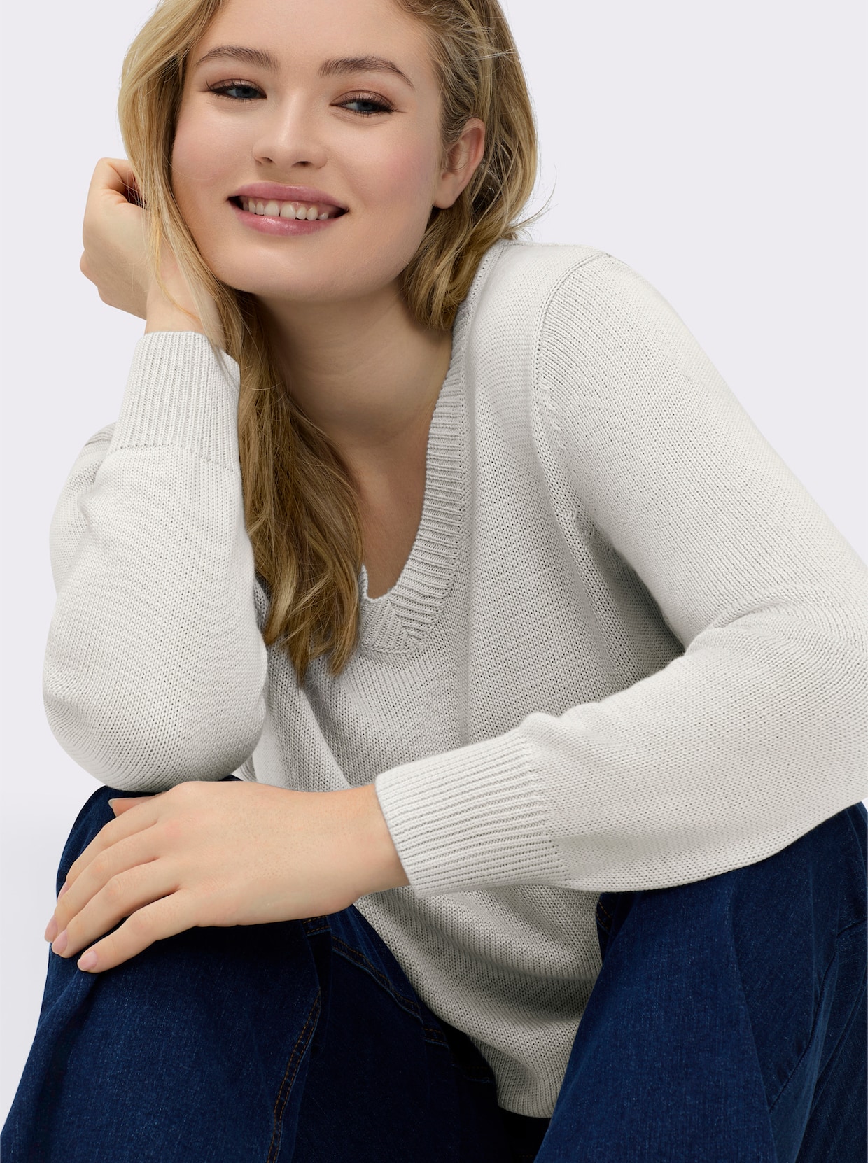 V-Ausschnitt-Pullover mit Baumwolle - wollweiß