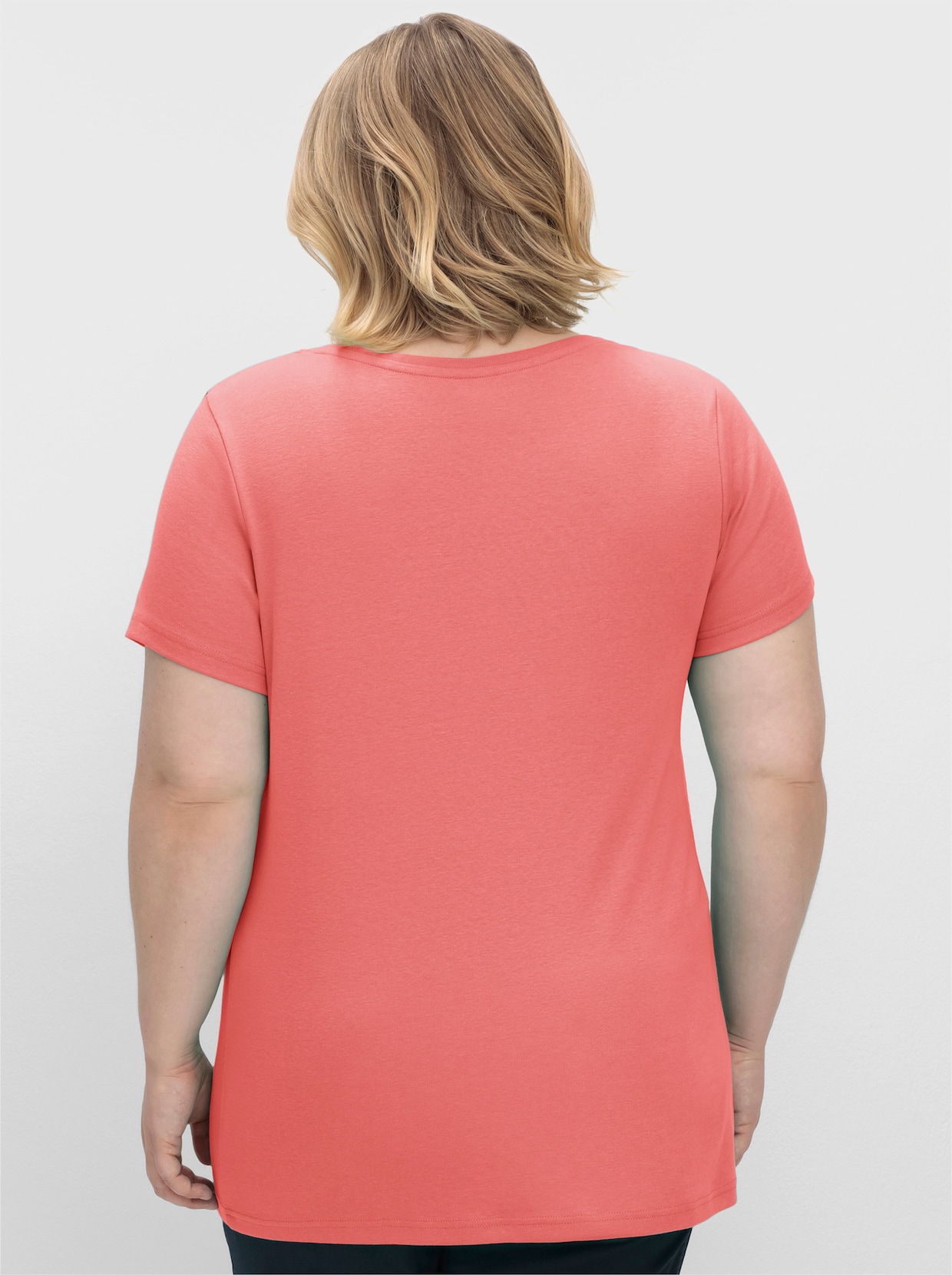 sheego T-Shirt mit V-Ausschnitt, Rippqualität - koralle