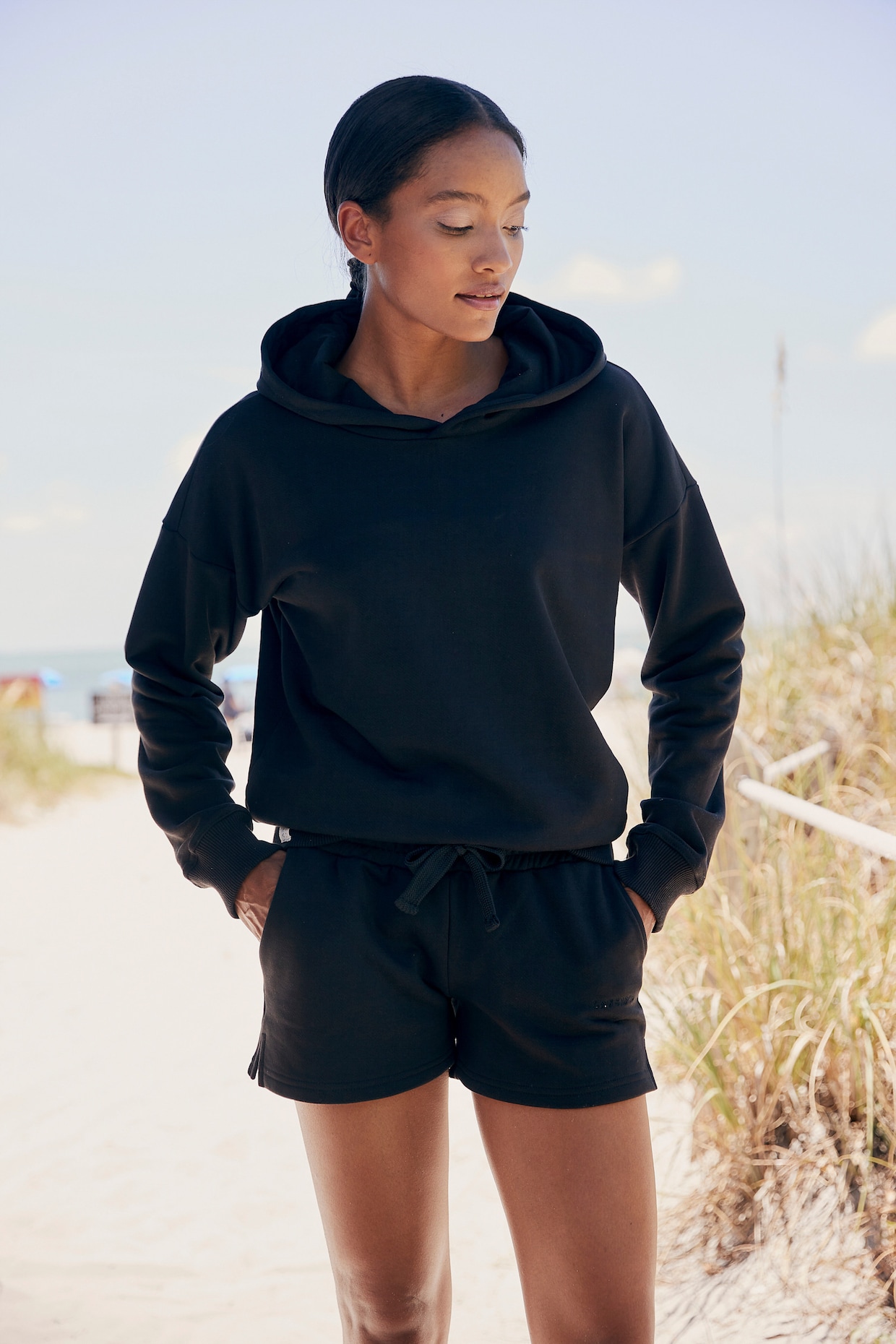 LASCANA Sweatshort - zwart