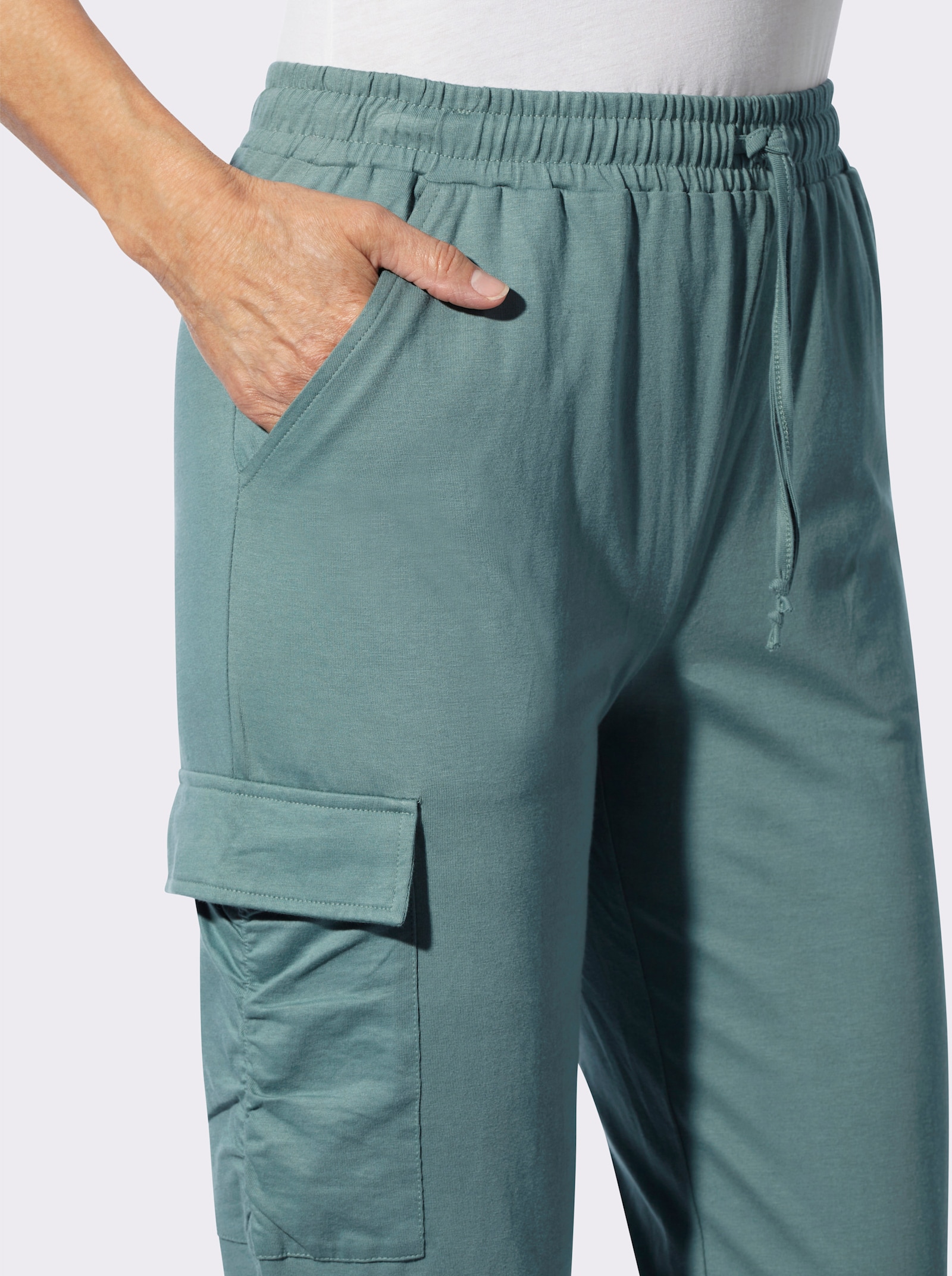 7/8-Hose mit aufgesetzter Pattentasche - jade