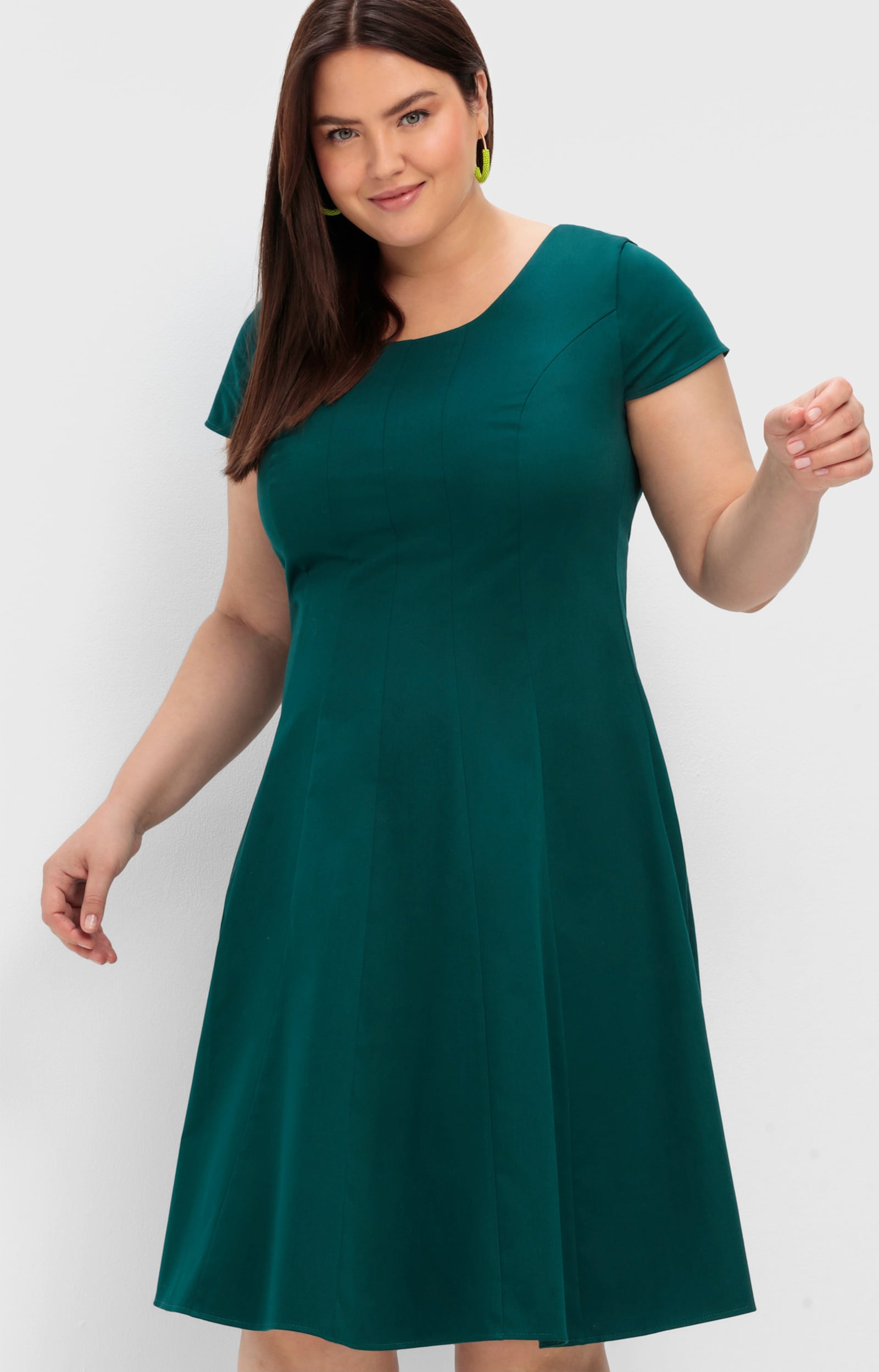 sheego Cocktailjurk in banenmodel - diepgroen