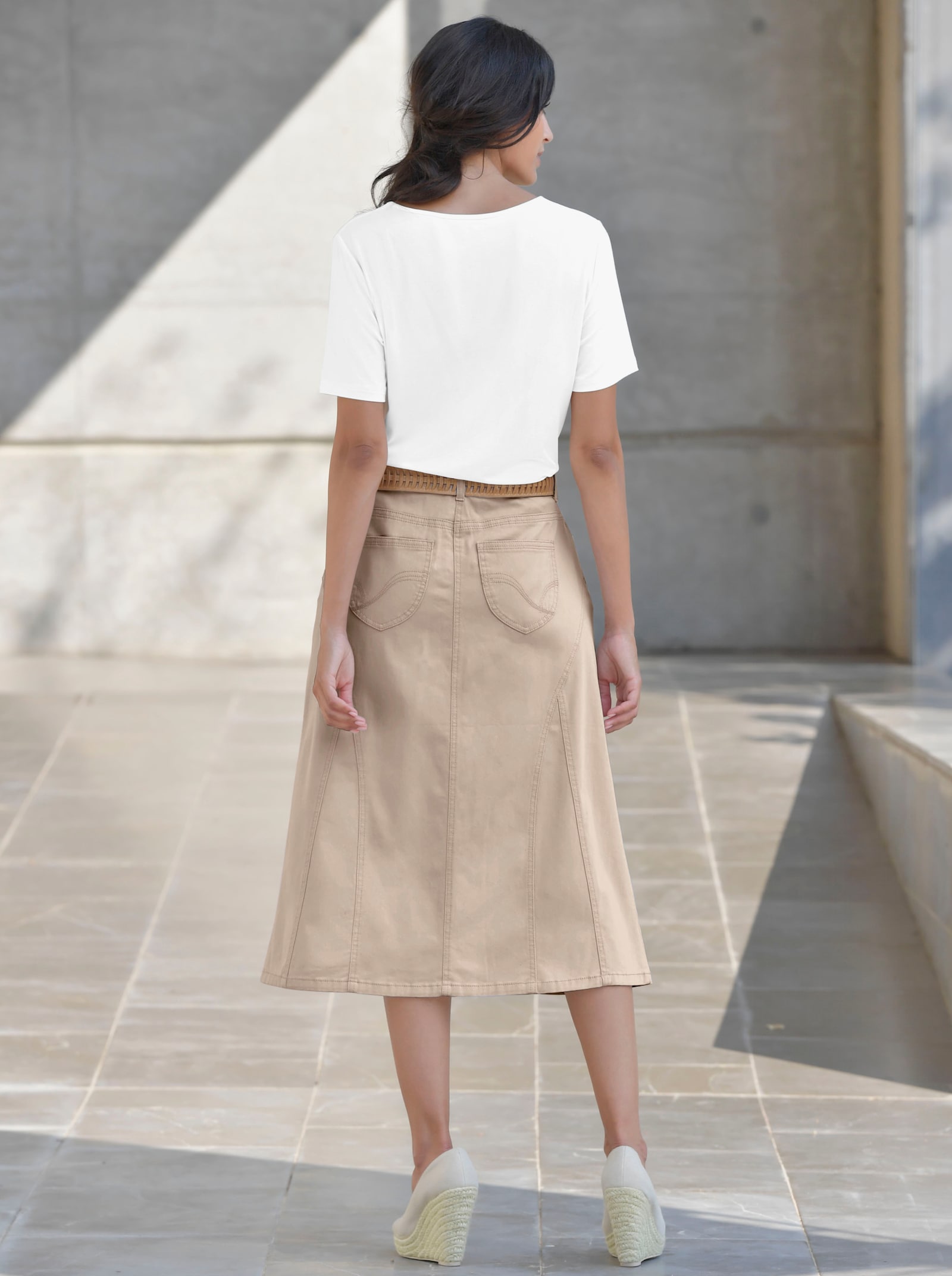 Sommerrock in langer, ausgestellter Form - beige