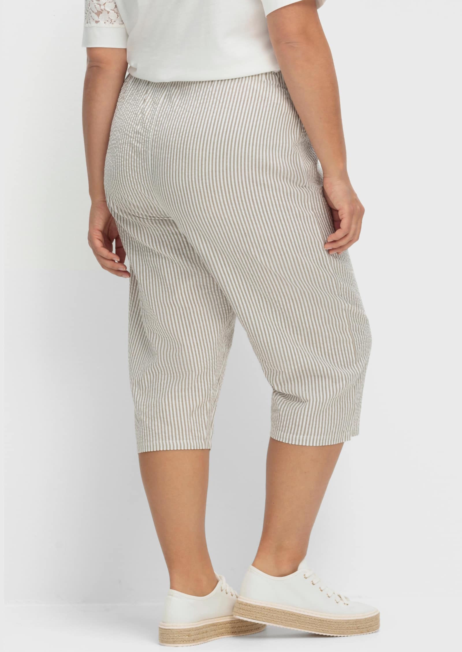 Caprihose aus Seersucker, gestreift - taupe-gestreift