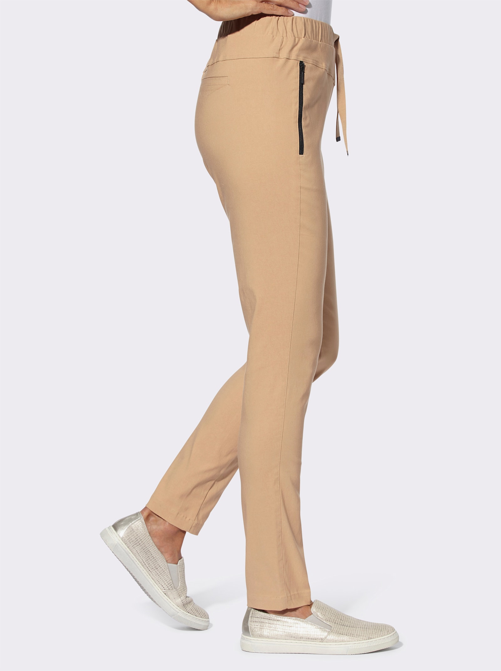 Hose mit weitenregulierbarem Bund - camel