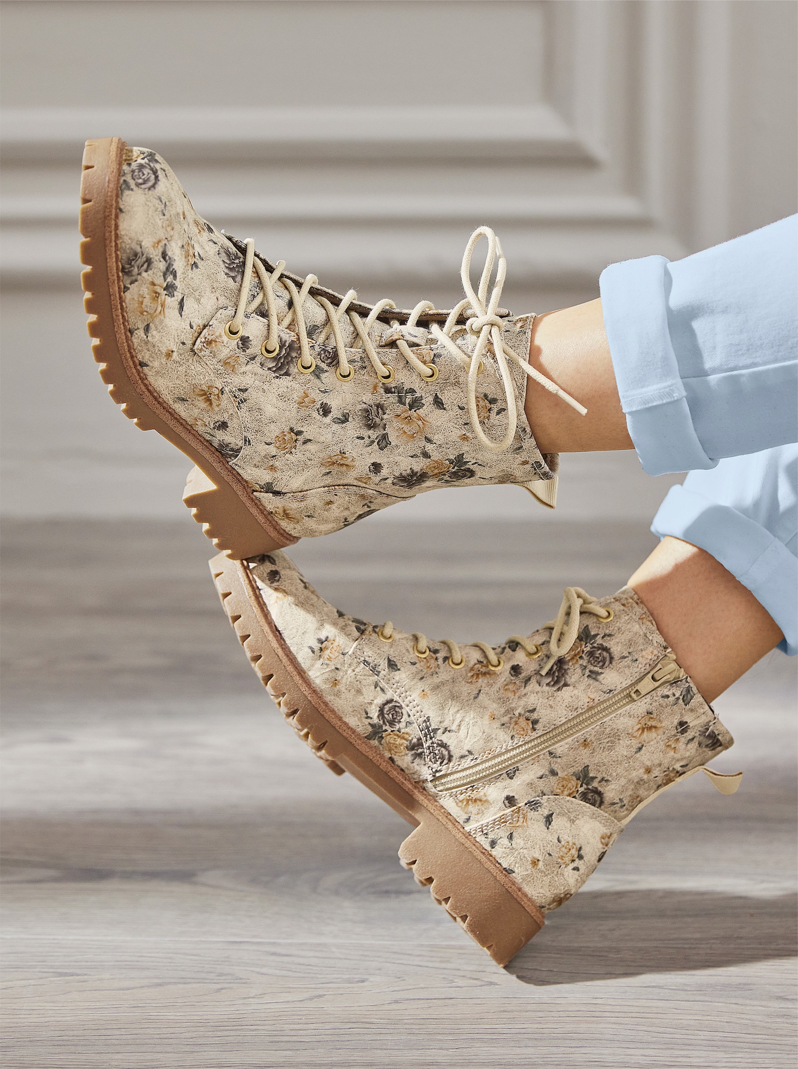 Jana Stiefelette im Blüten-Dessin - beige-geblümt