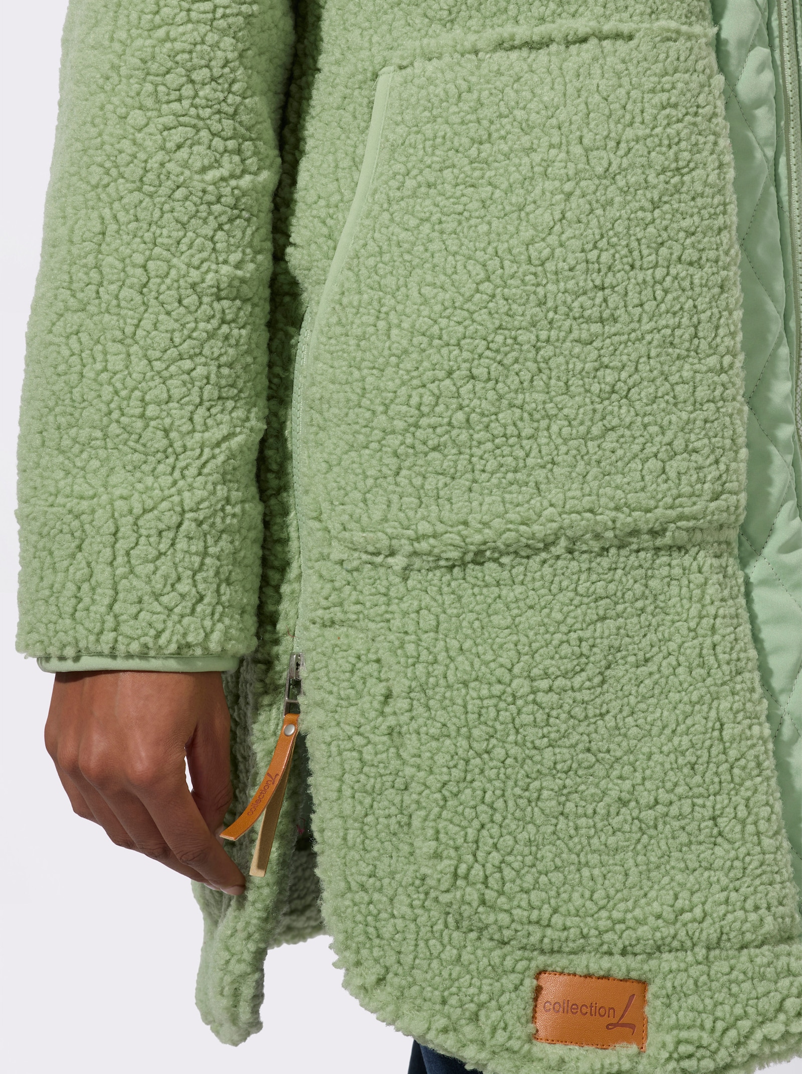 Teddyjacke mit Reißverschluss an den Saumschlitzen - eucalyptus