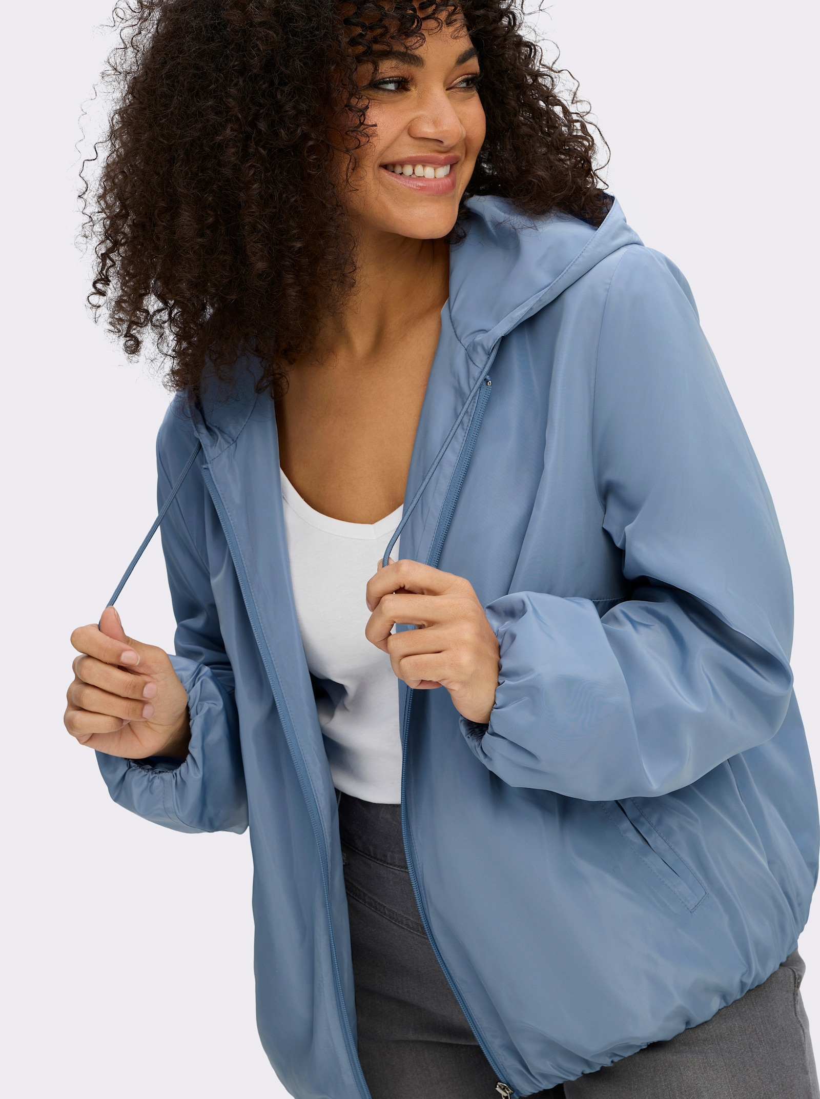sheego Blouson mit Kapuze und Gummibund - bleu