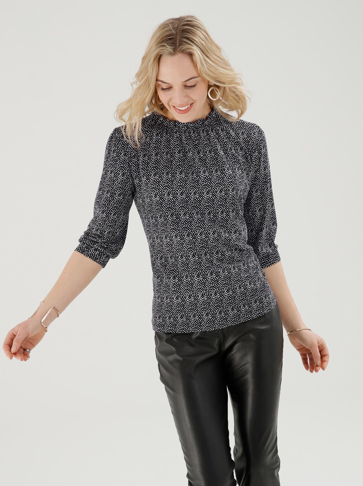 Stehkragenshirt - schwarz-weiß