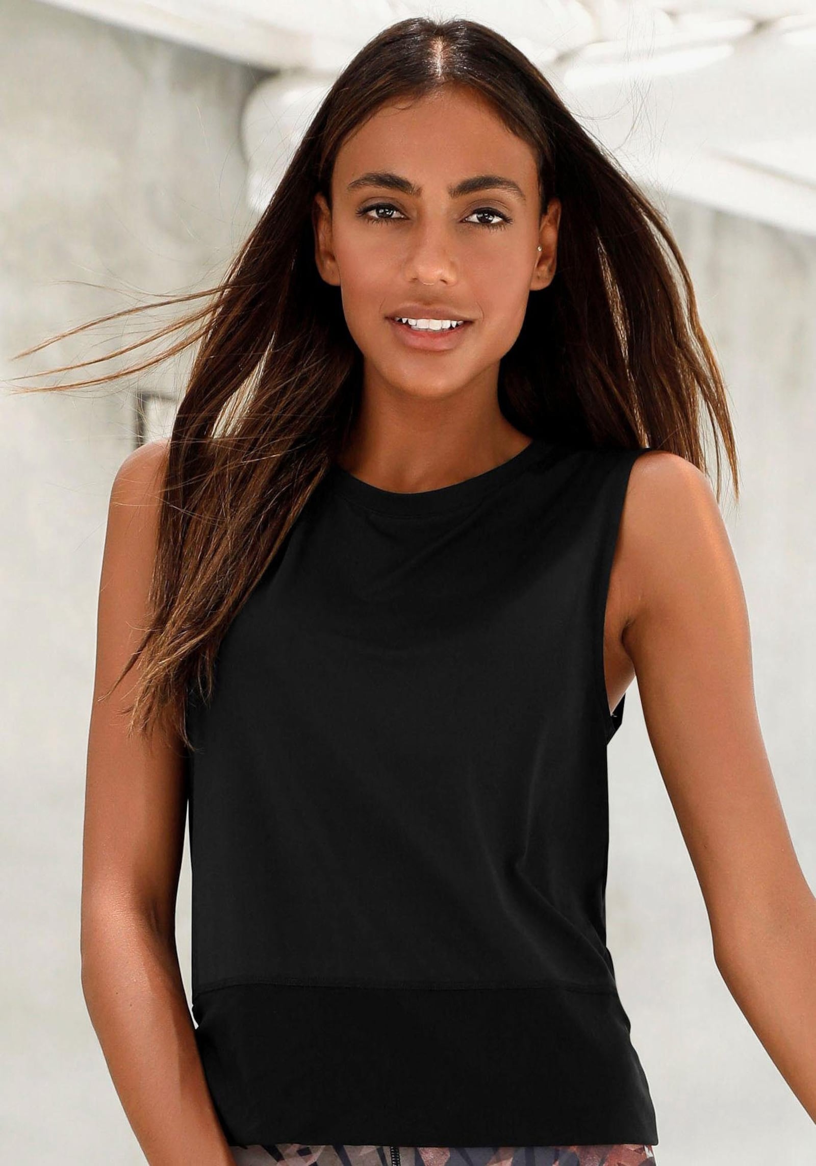 LASCANA ACTIVE Shirt met korte mouwen - zwart