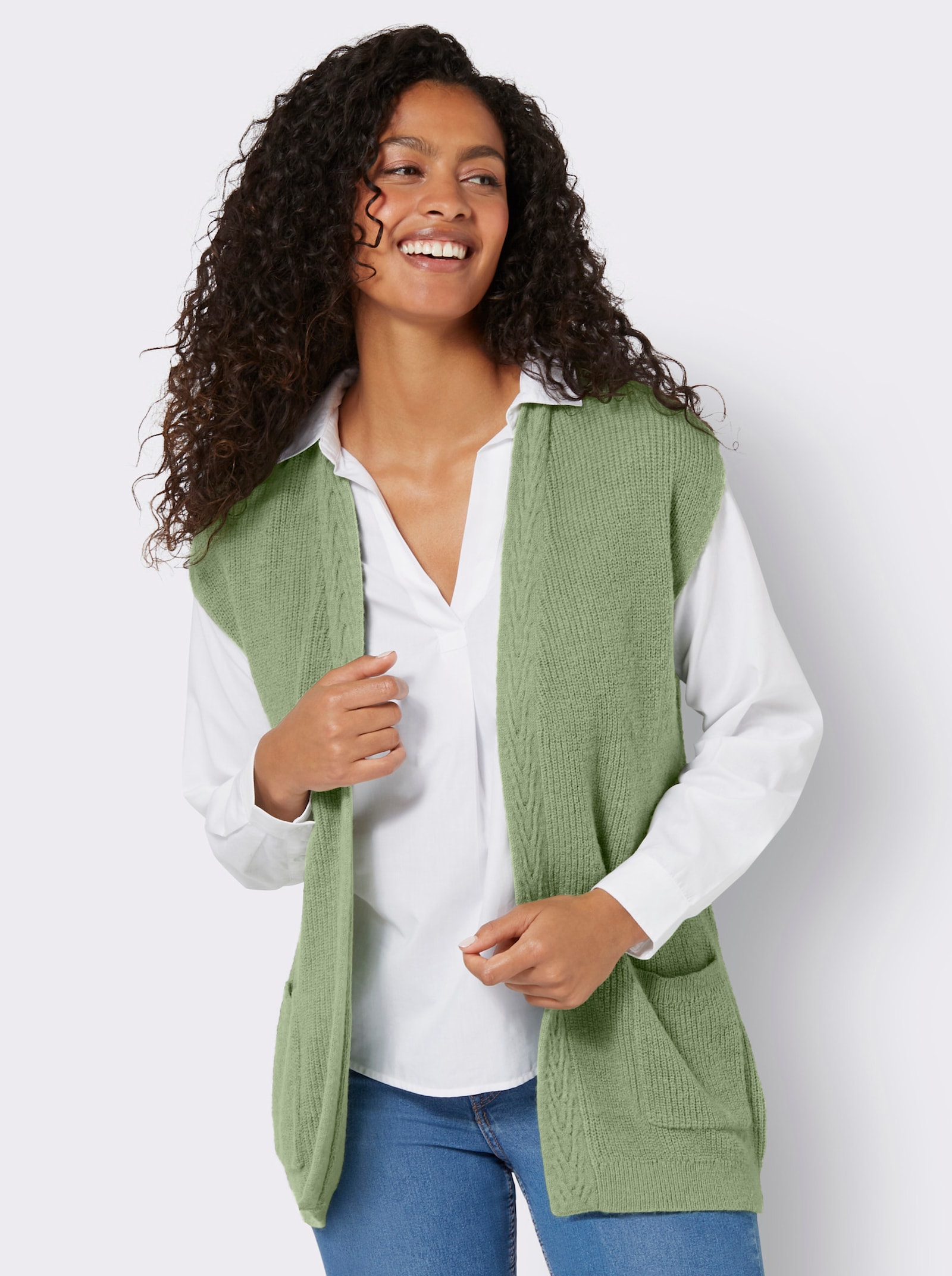 Strickweste mit Zopfmuster - schilf-meliert