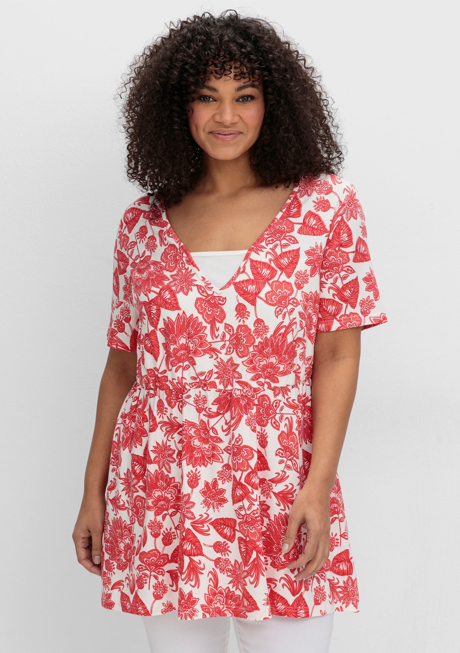 sheego by Joe Browns Lang shirt in laagjeslook, met bloemenprint - ecru gedessineerd