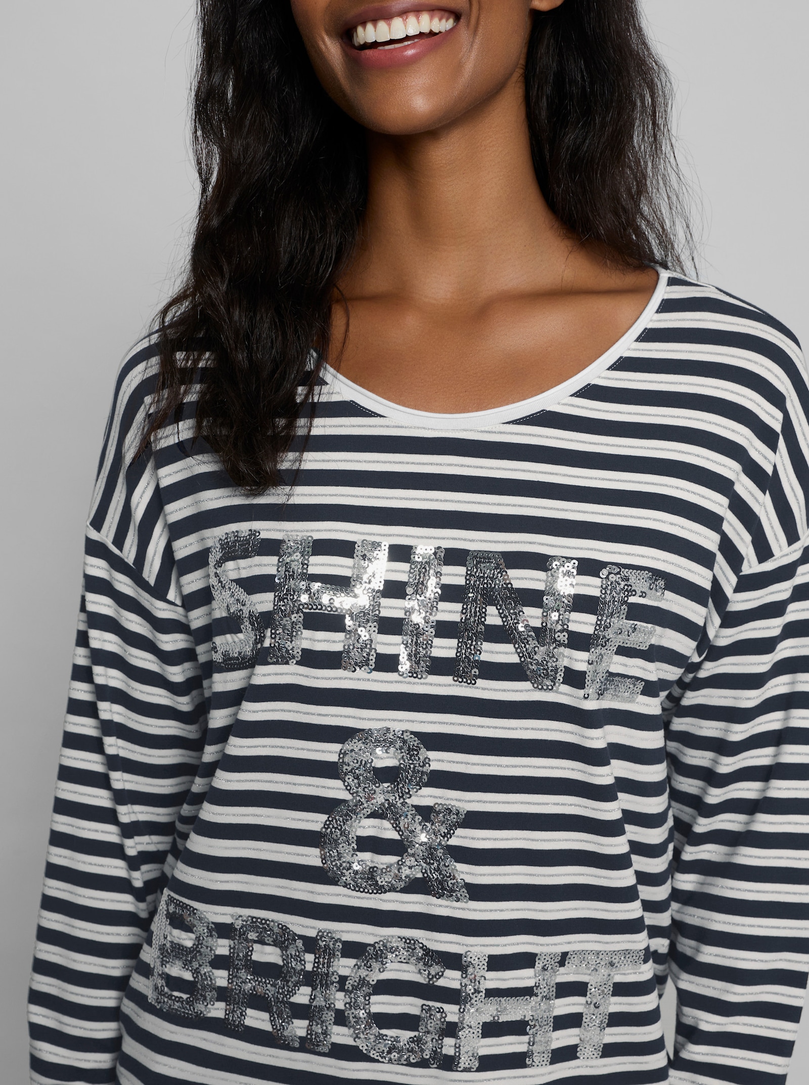 heine Ringelshirt mit Pailletten-Schriftzug - ecru-marine-geringelt