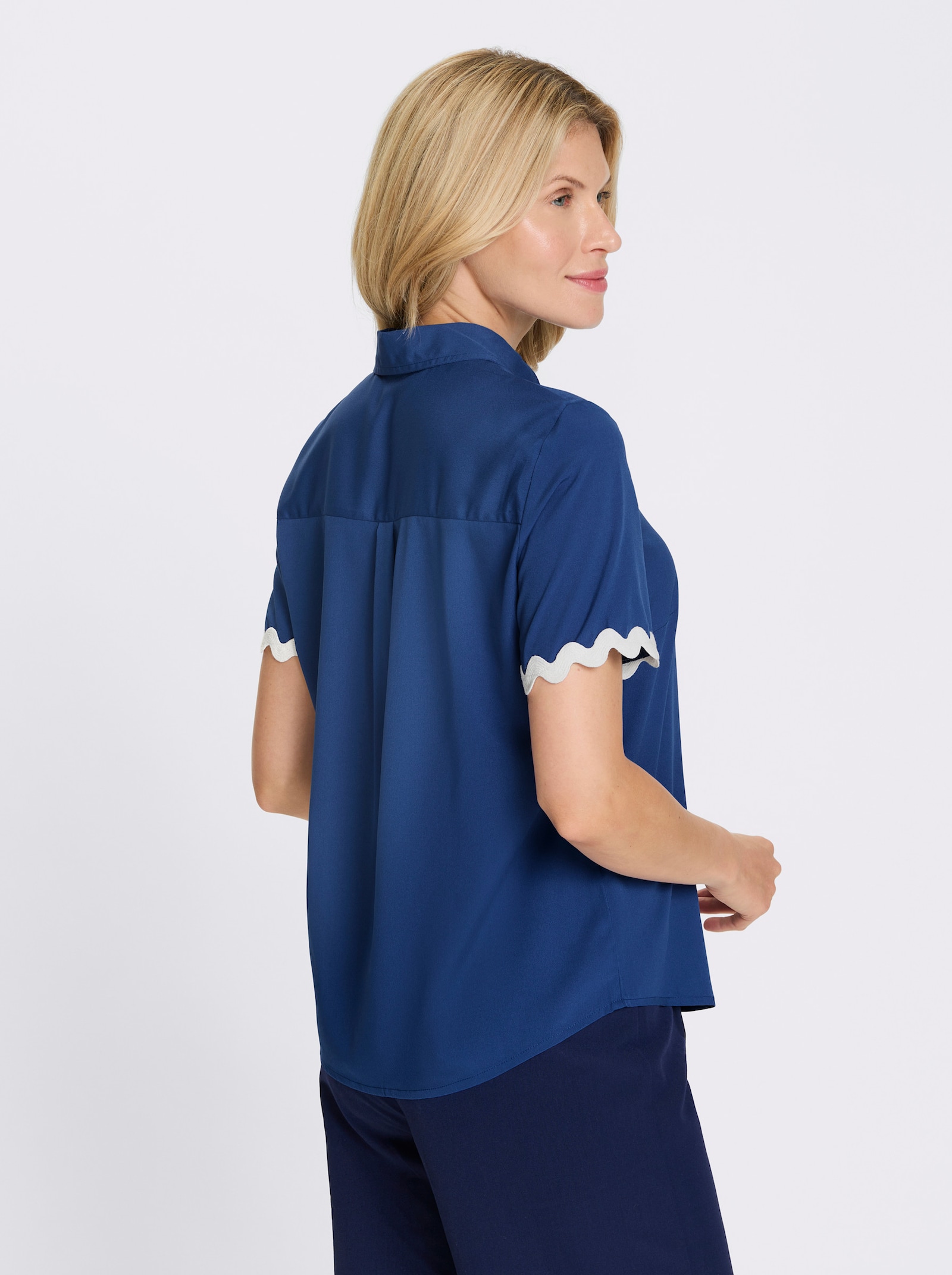 Kurzarmbluse mit Deko-Borte - royalblau-weiss