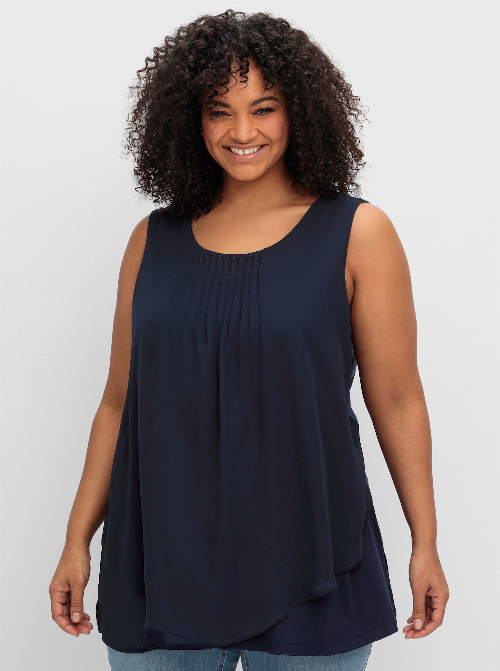 sheego 2-in-1-Top aus Chiffon und Jersey - tiefblau