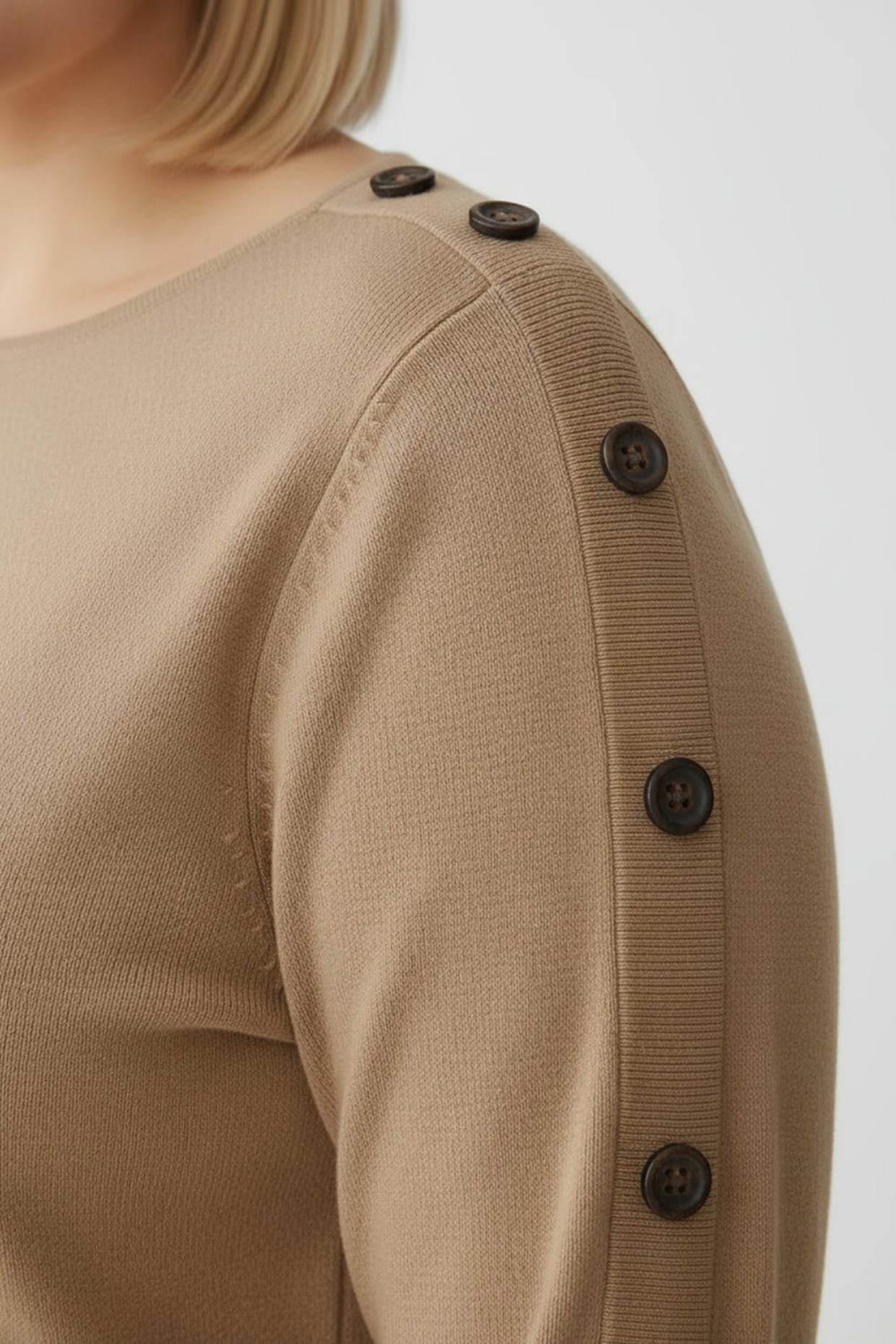 3/4 Arm-Pullover mit Zierknopf-Detail - camel