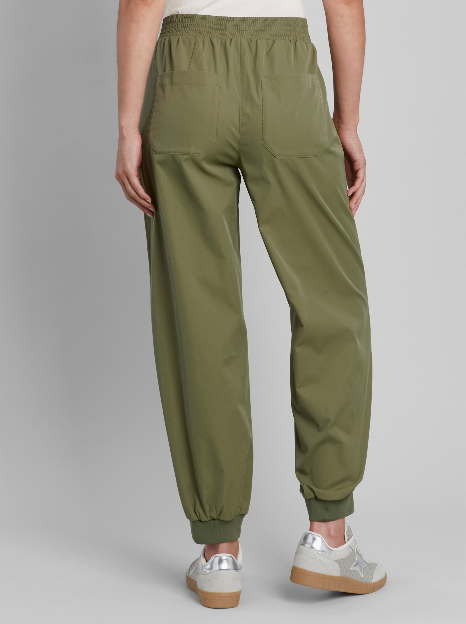 heine Schlupfhose mit Fußbündchen - oliv