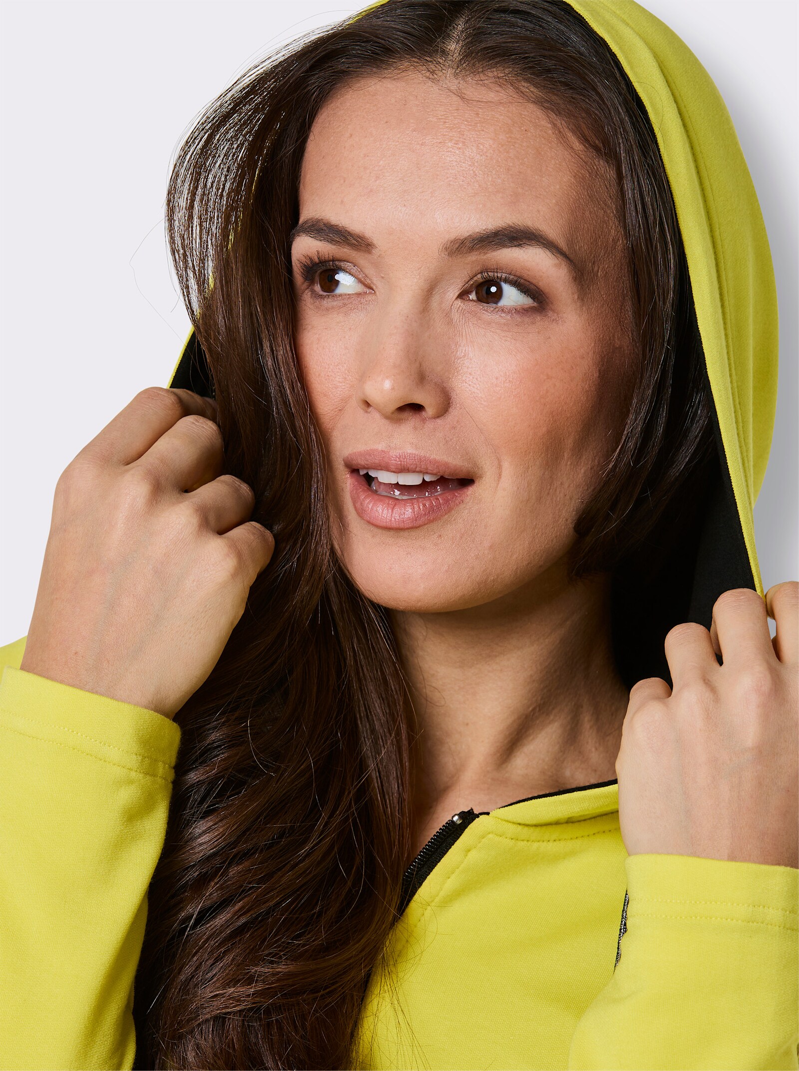 CREATION L PREMIUM Jacke mit Glitzersteinchen-Applikation - limone-schwarz