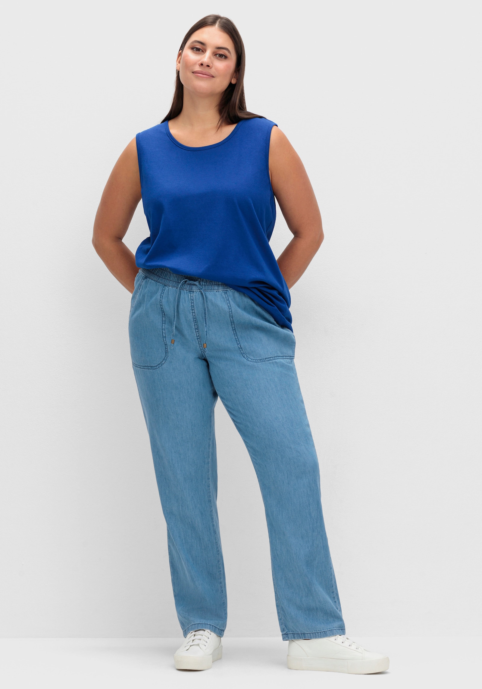 Schlupfjeans mit gesmoktem Bund - blue-bleached