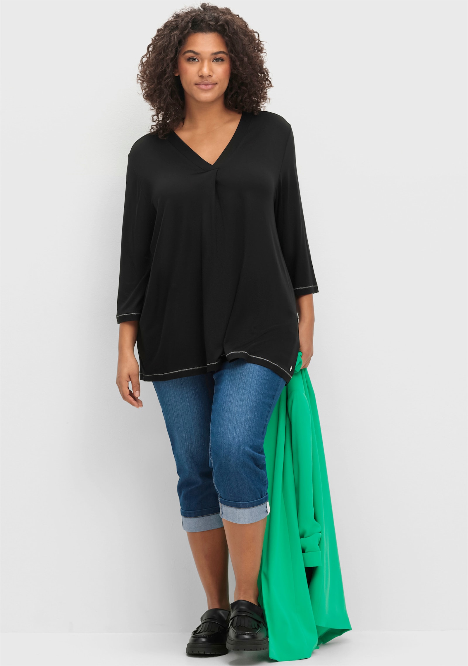 sheego 3/4-Arm-Shirt in leichter A-Linie - schwarz