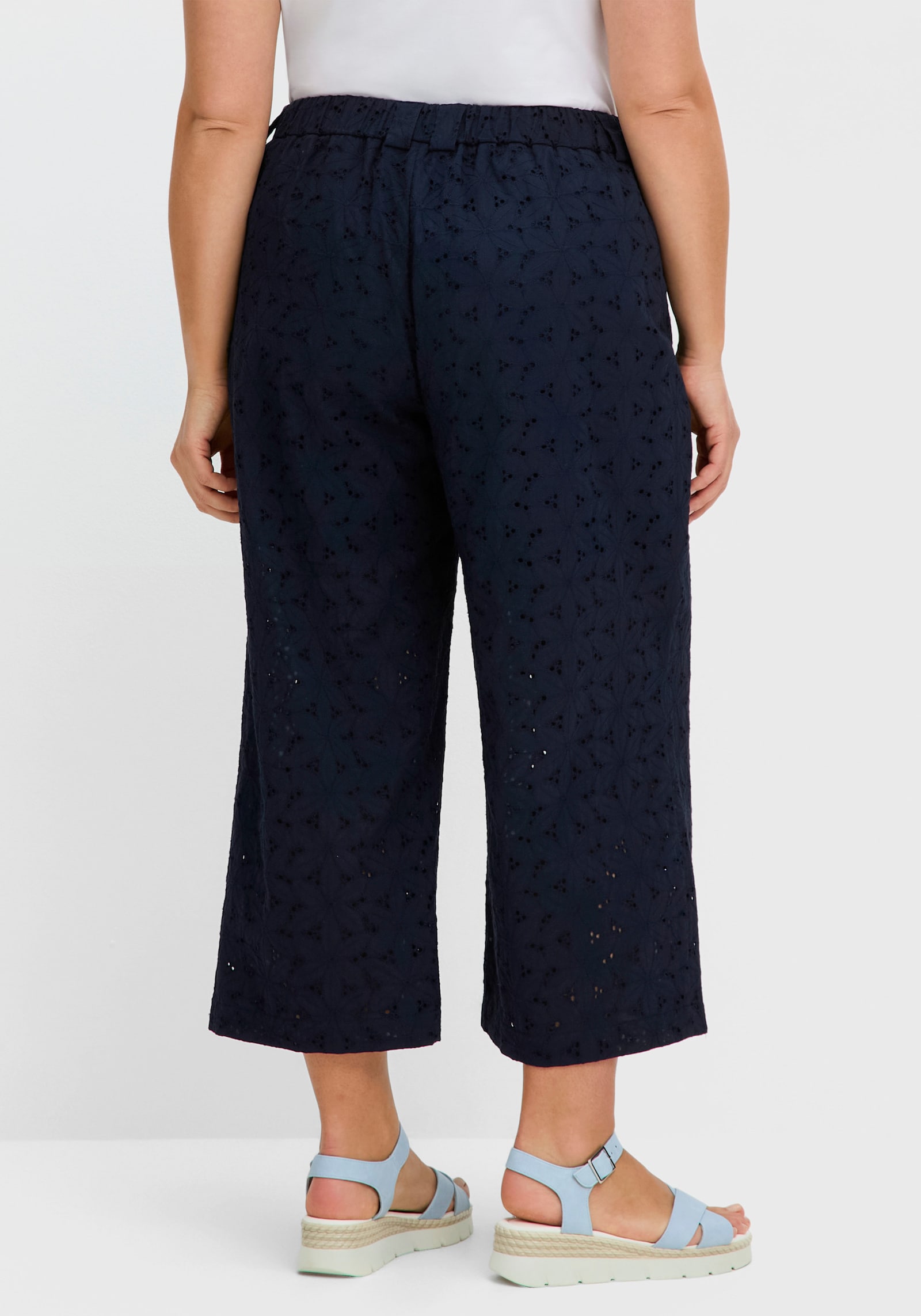sheego Culotte mit Lochstickerei - tiefblau