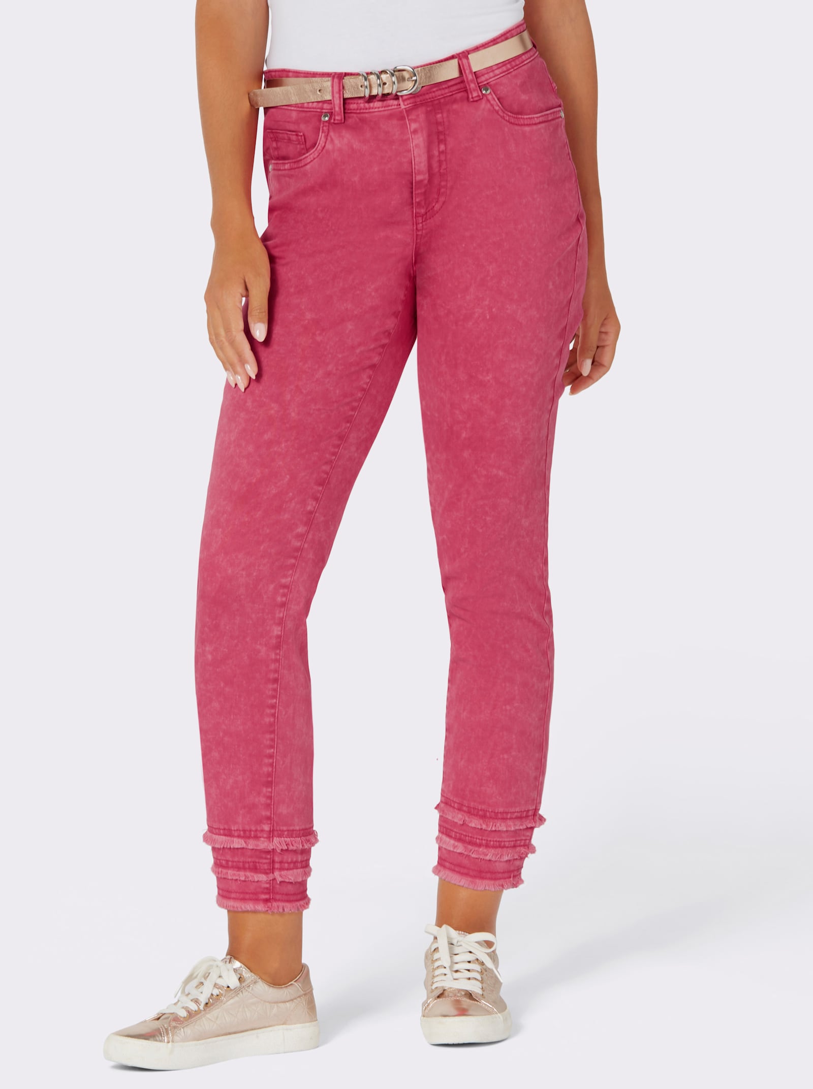 7/8-Jeans mit Fransenverzierung am Saum - pink