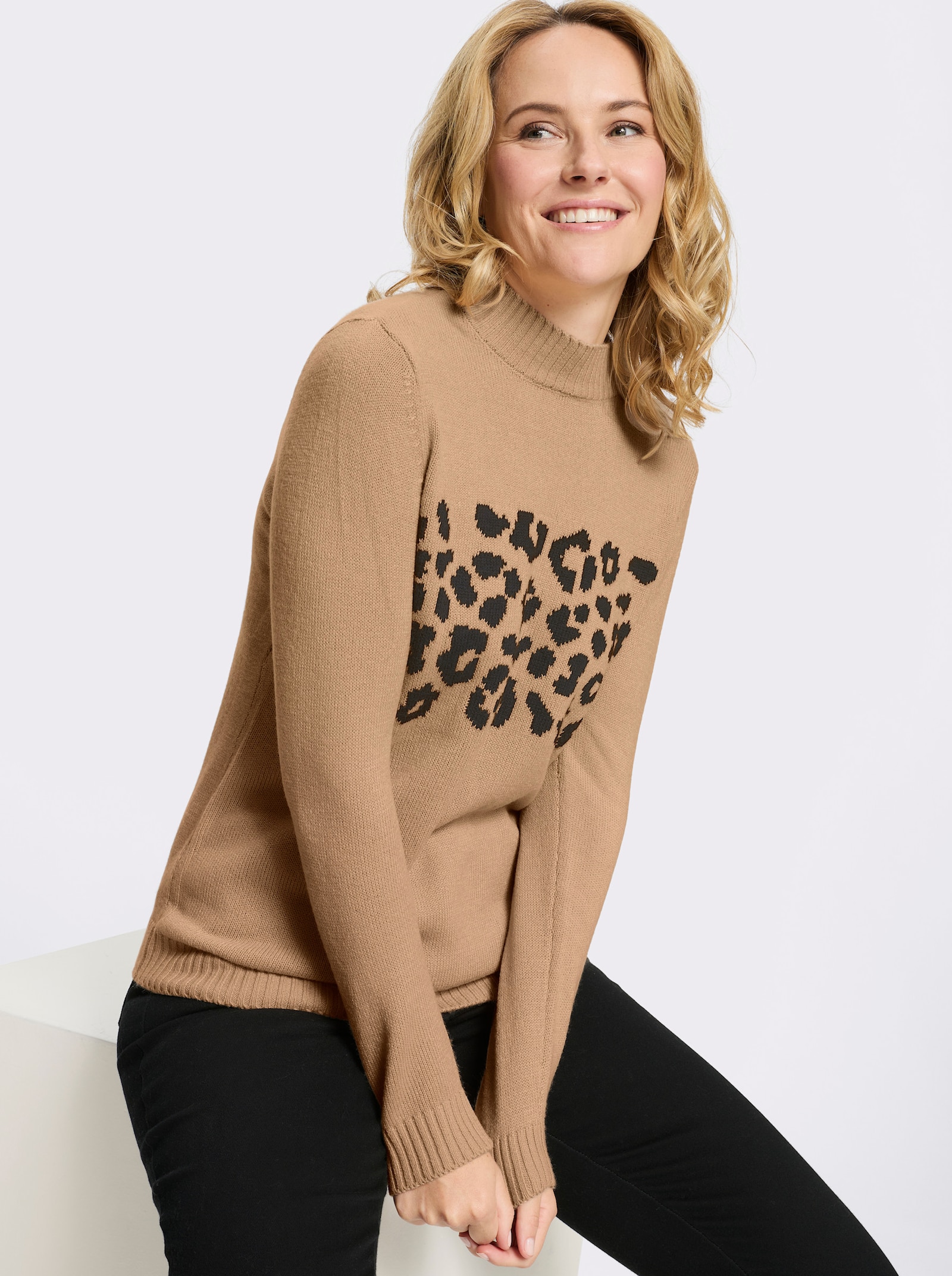 Stehkragenpullover im Animal-Dessin - camel-schwarz