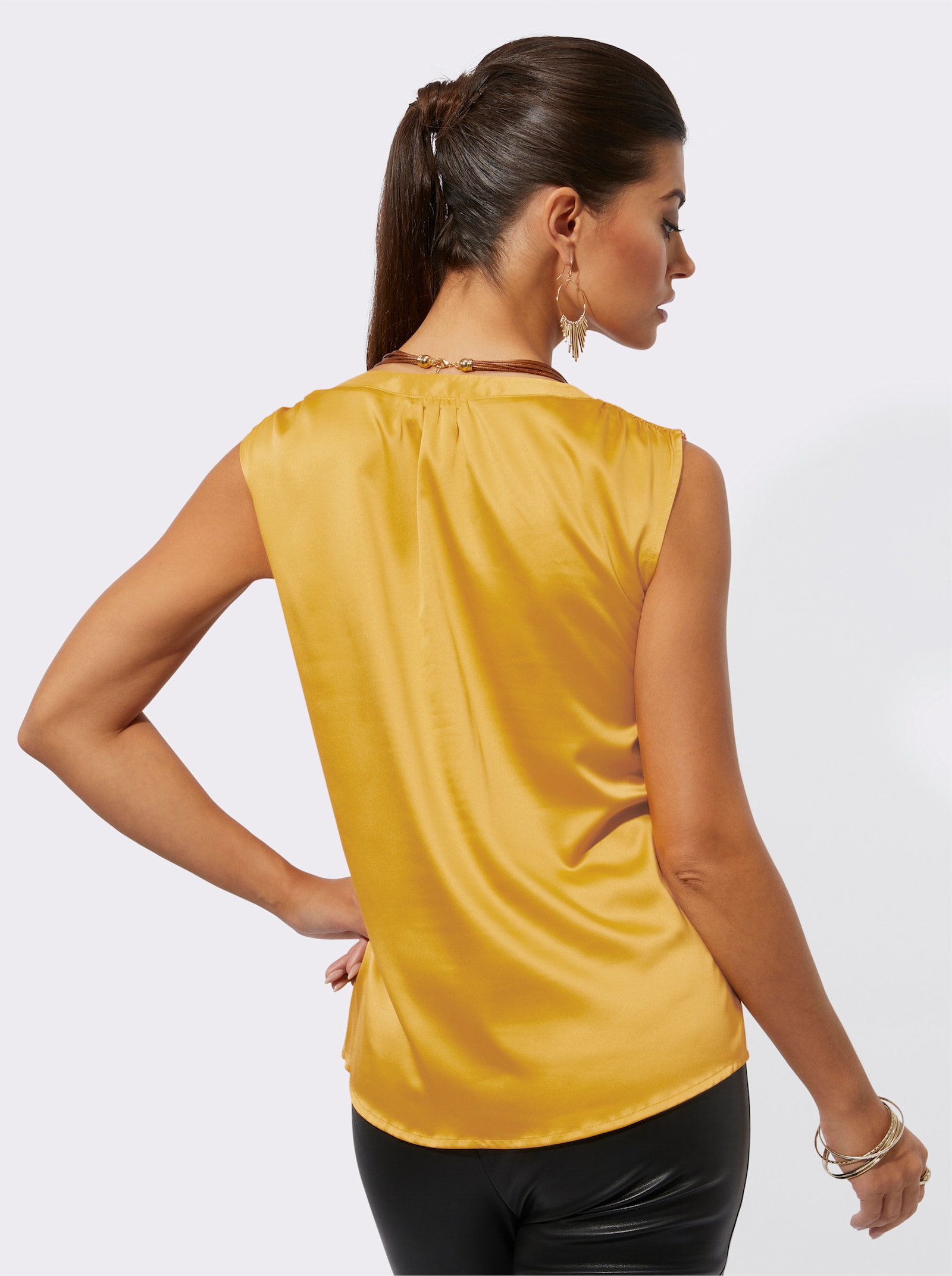 Blousetop van glanzend satijn - oker