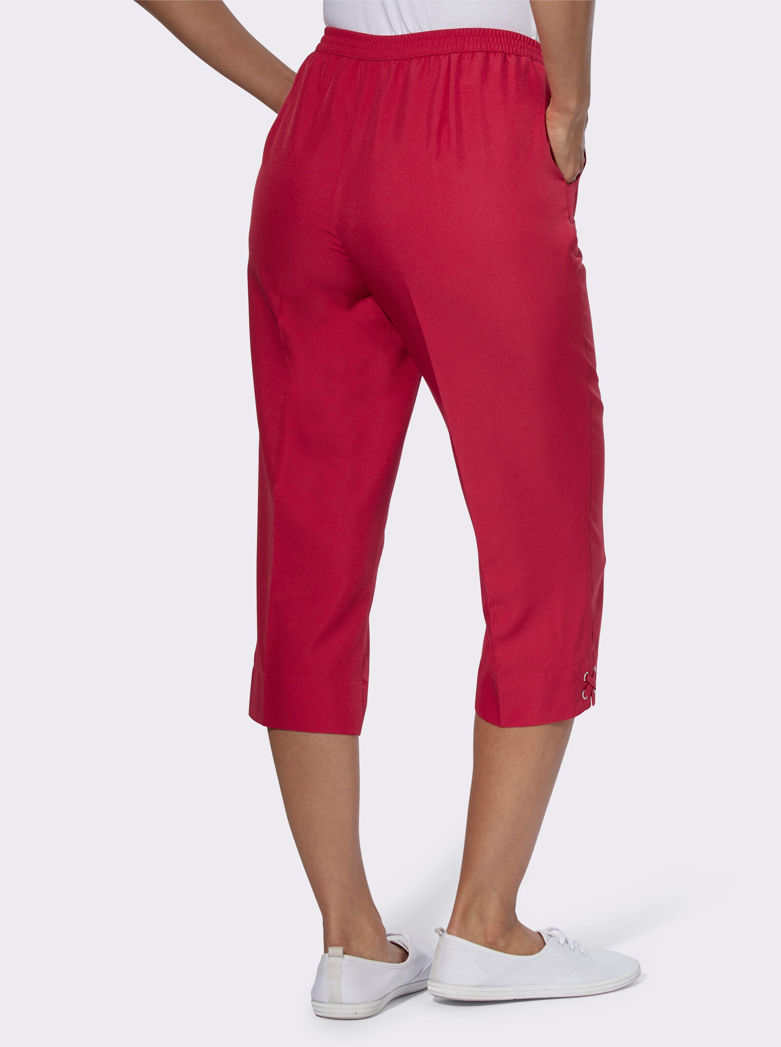  Caprihose mit Bändchen- und Ösenverzierung - rot