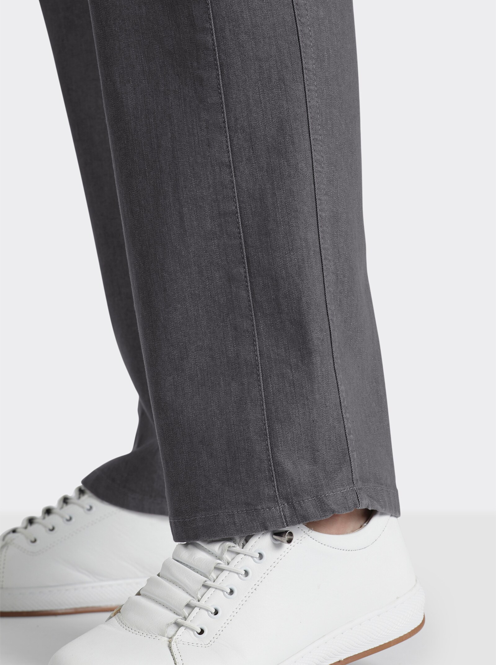 Cosma Gerade Jeans mit Bauch-weg-Effekt - grau