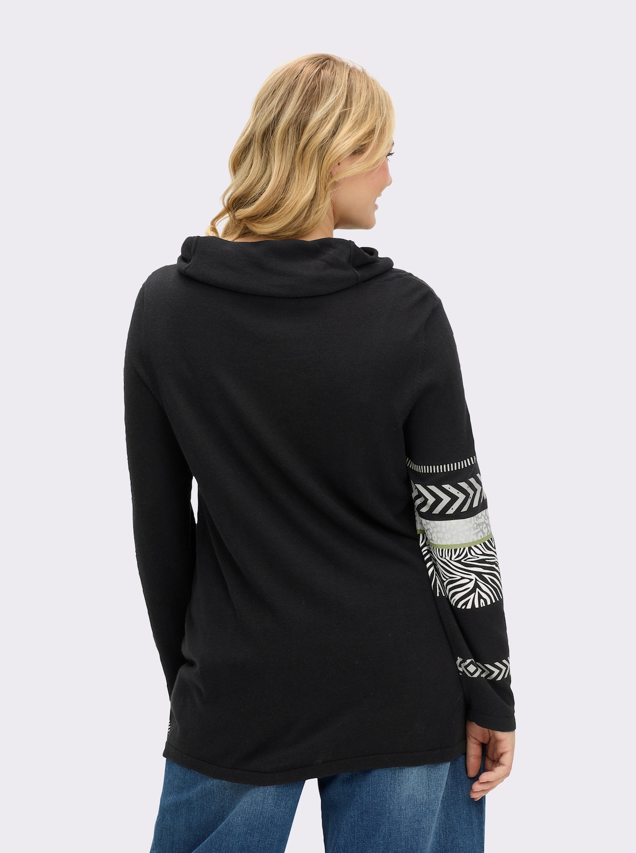 Rollkragenpullover aus Viskose-Baumwoll-Mischung - schwarz-weiß-gemustert