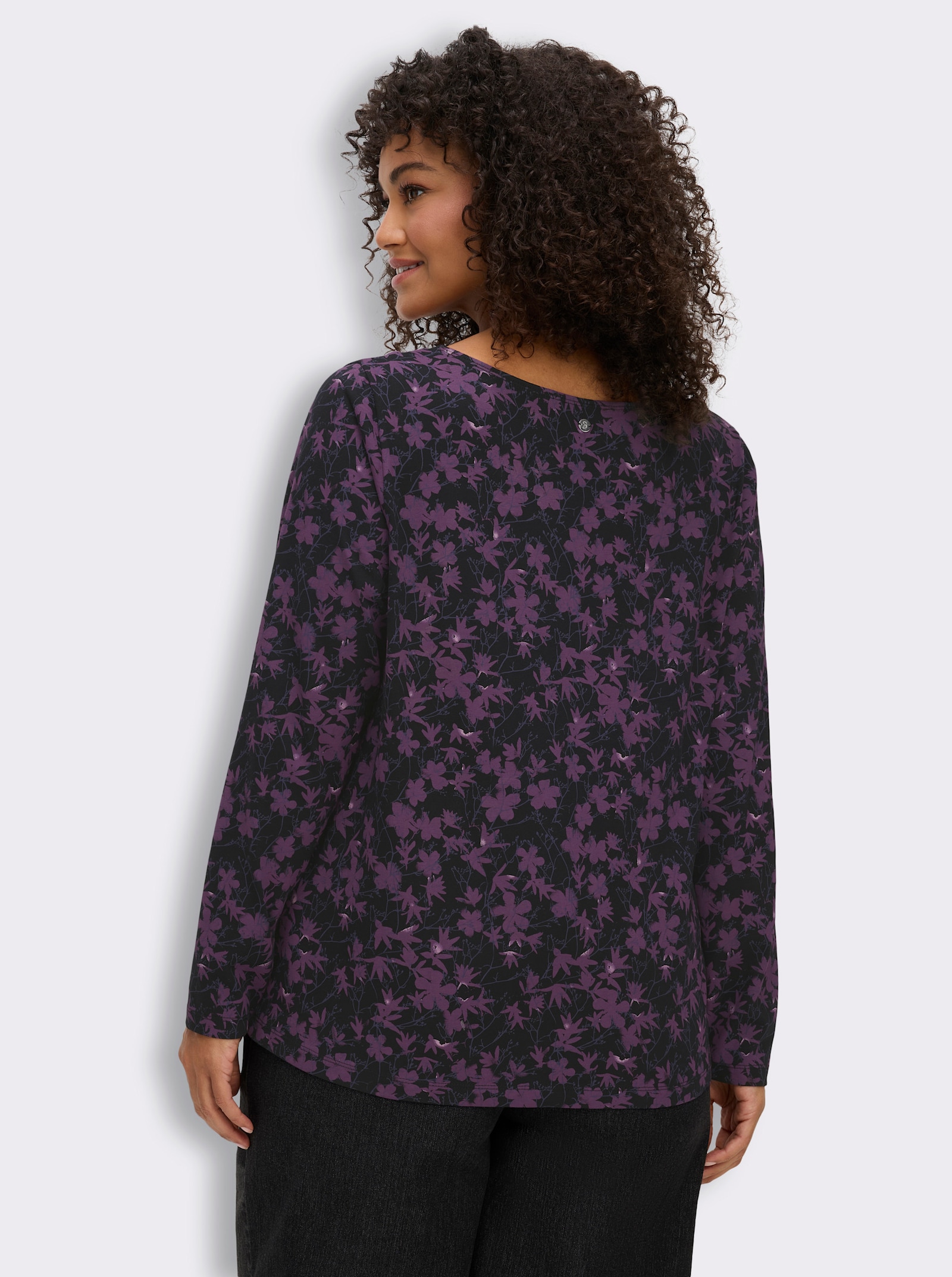 sheego Langarmshirt mit Raffung am Ausschnitt - schwarz-traube-gemustert