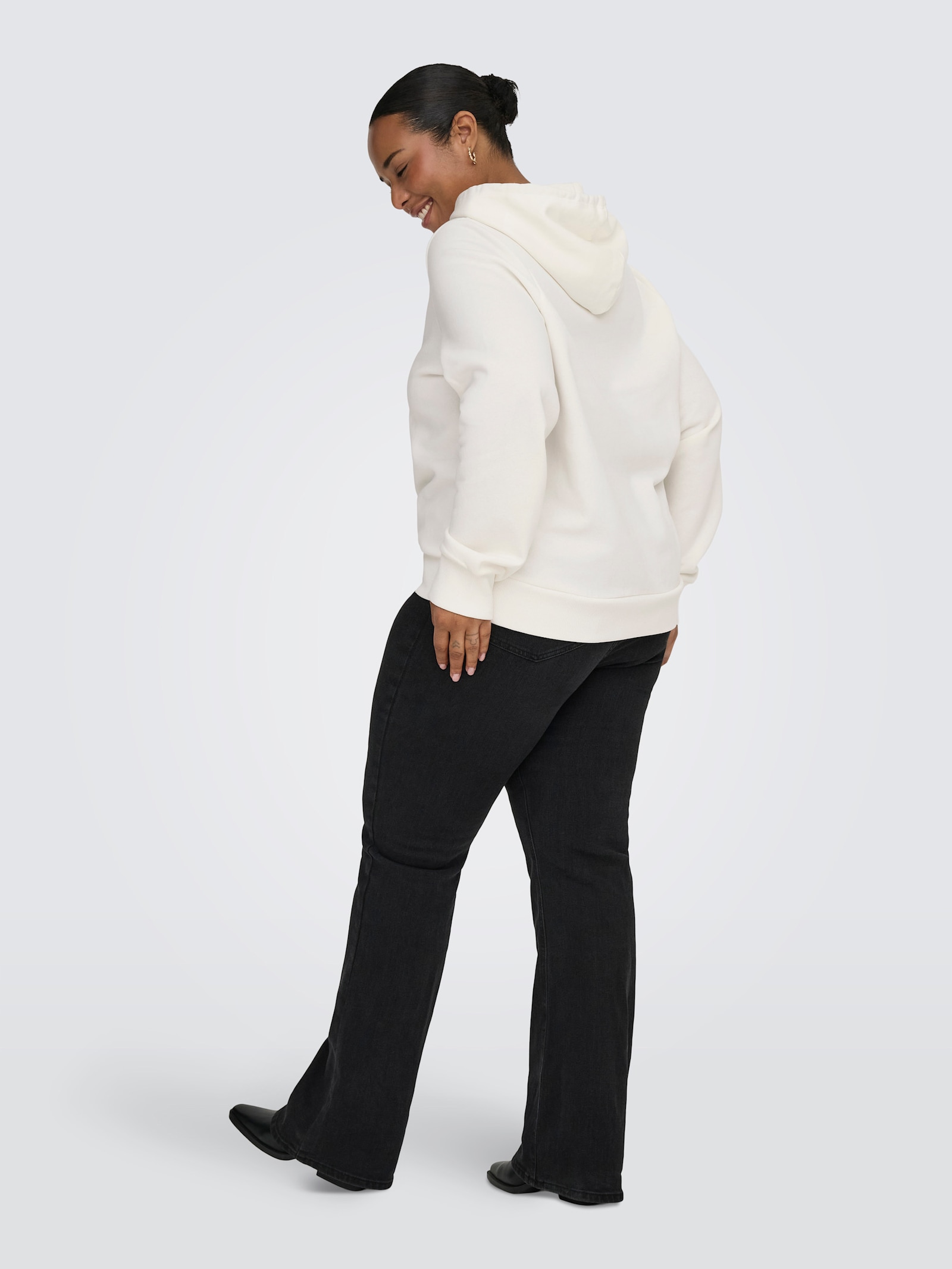 ONLY CARMAKOMA Kapuzensweatshirt - cloud dancer detail:gold string + heart emb