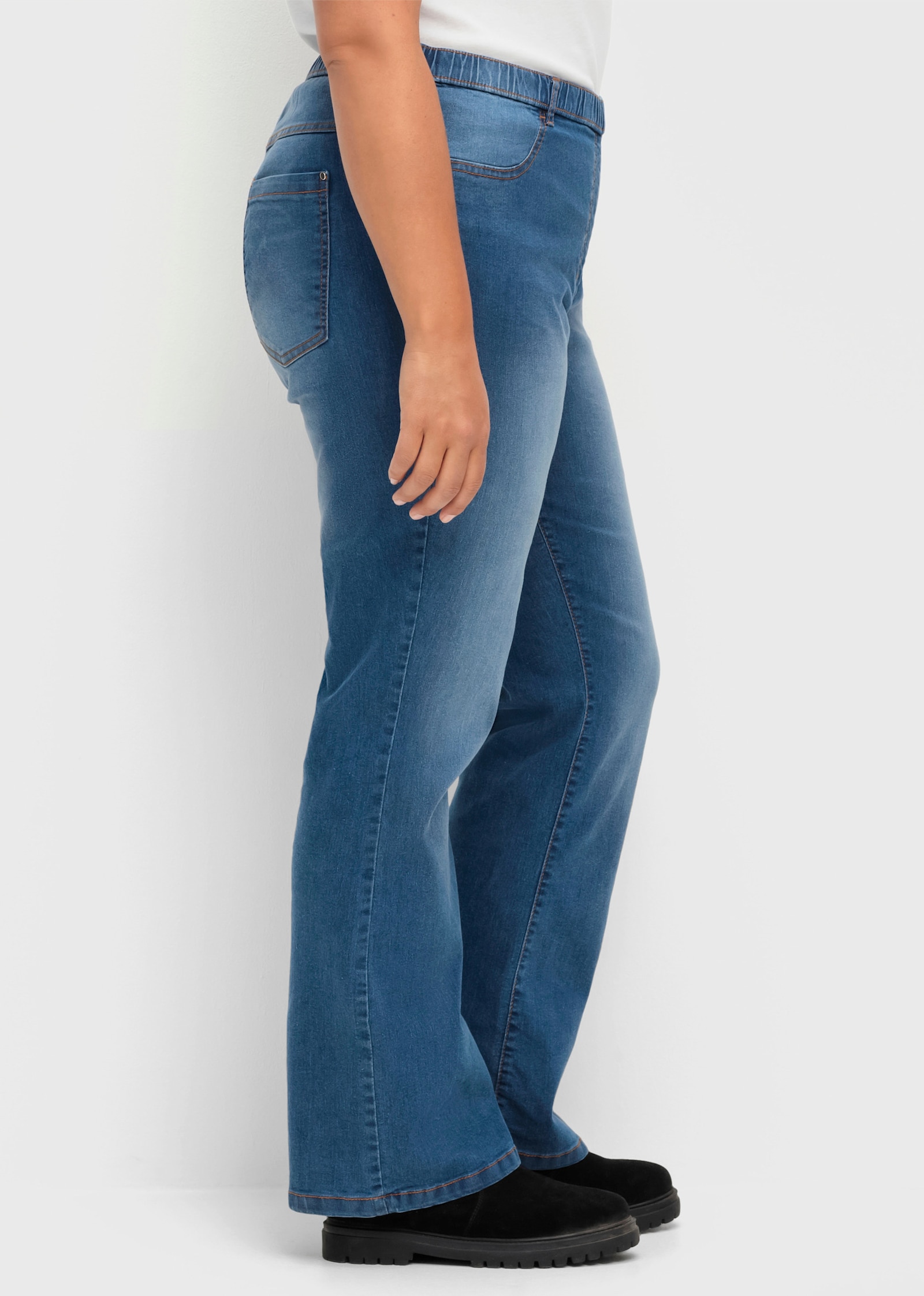 Bootcut-Jeans in Schlupfform - blue-stone-washed
