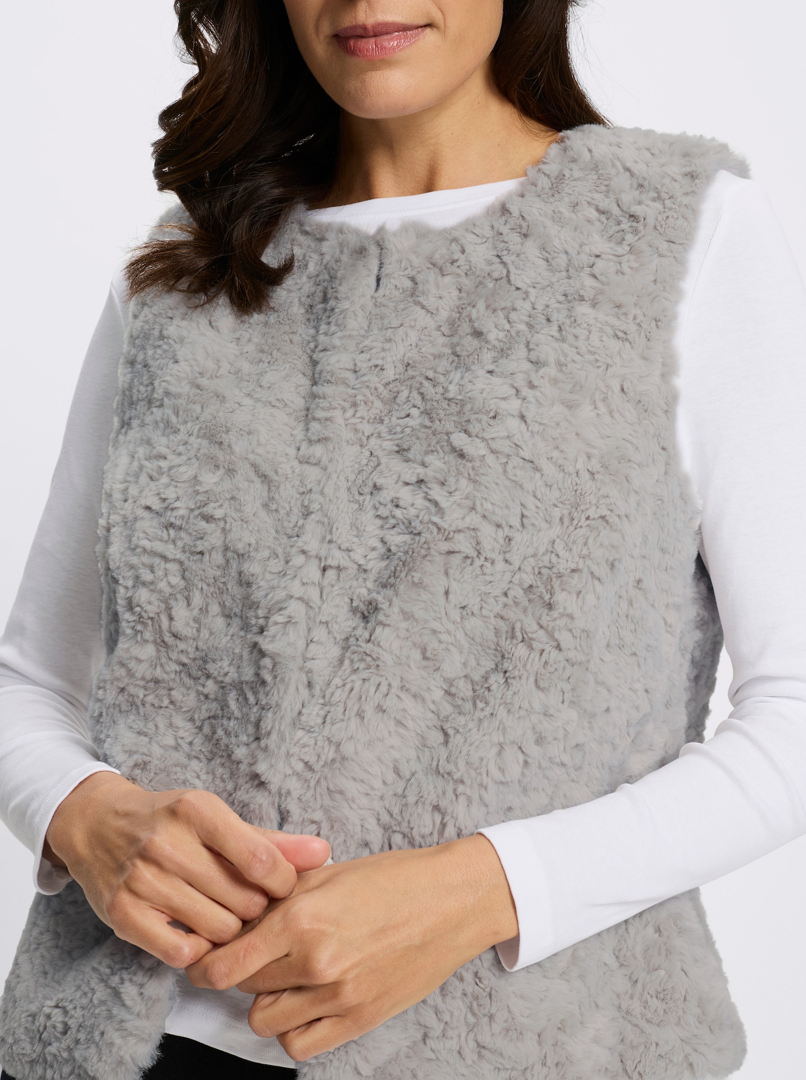 Fellimitatweste mit Hakenverschluss - hellgrau