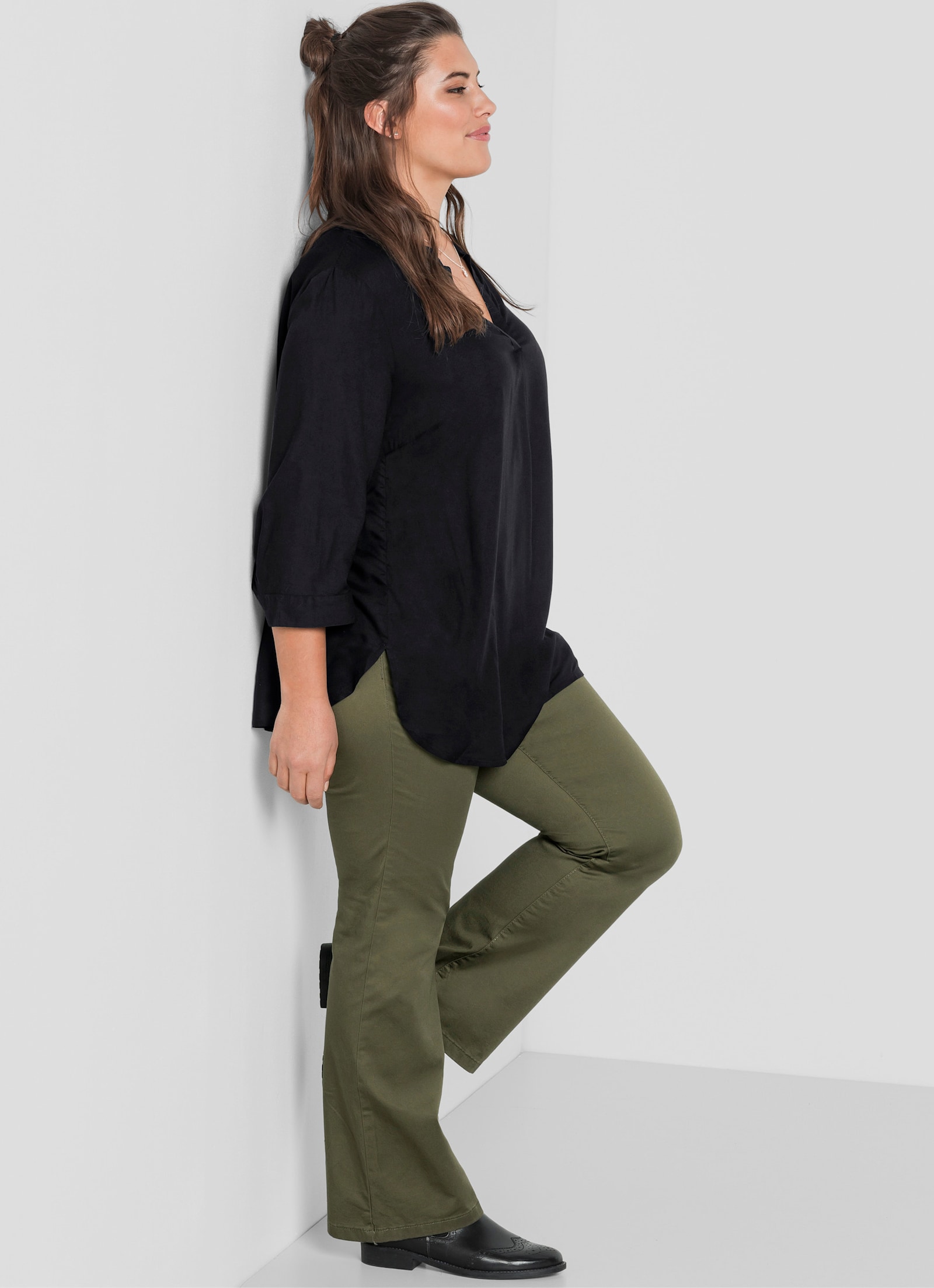 sheego Tunika mit dekorativer Falte - schwarz