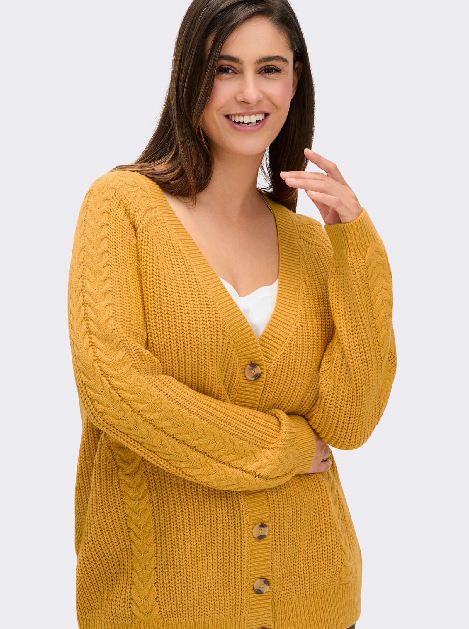 Strickjacke mit Zopfmuster - ocker