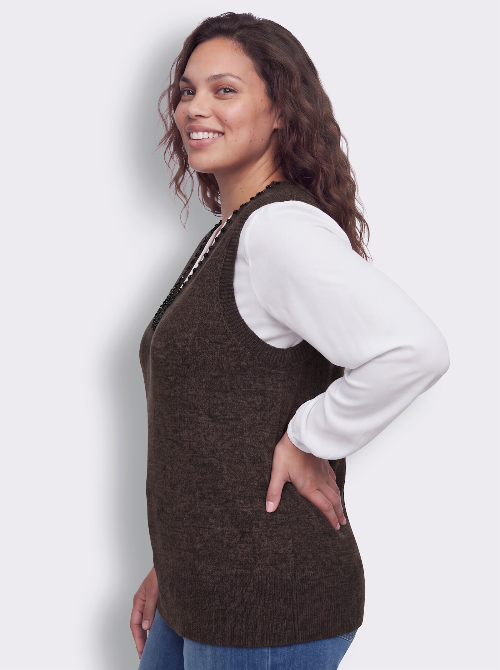 sheego Slip-over met siersteentjes bij de V-hals - choco/zwart