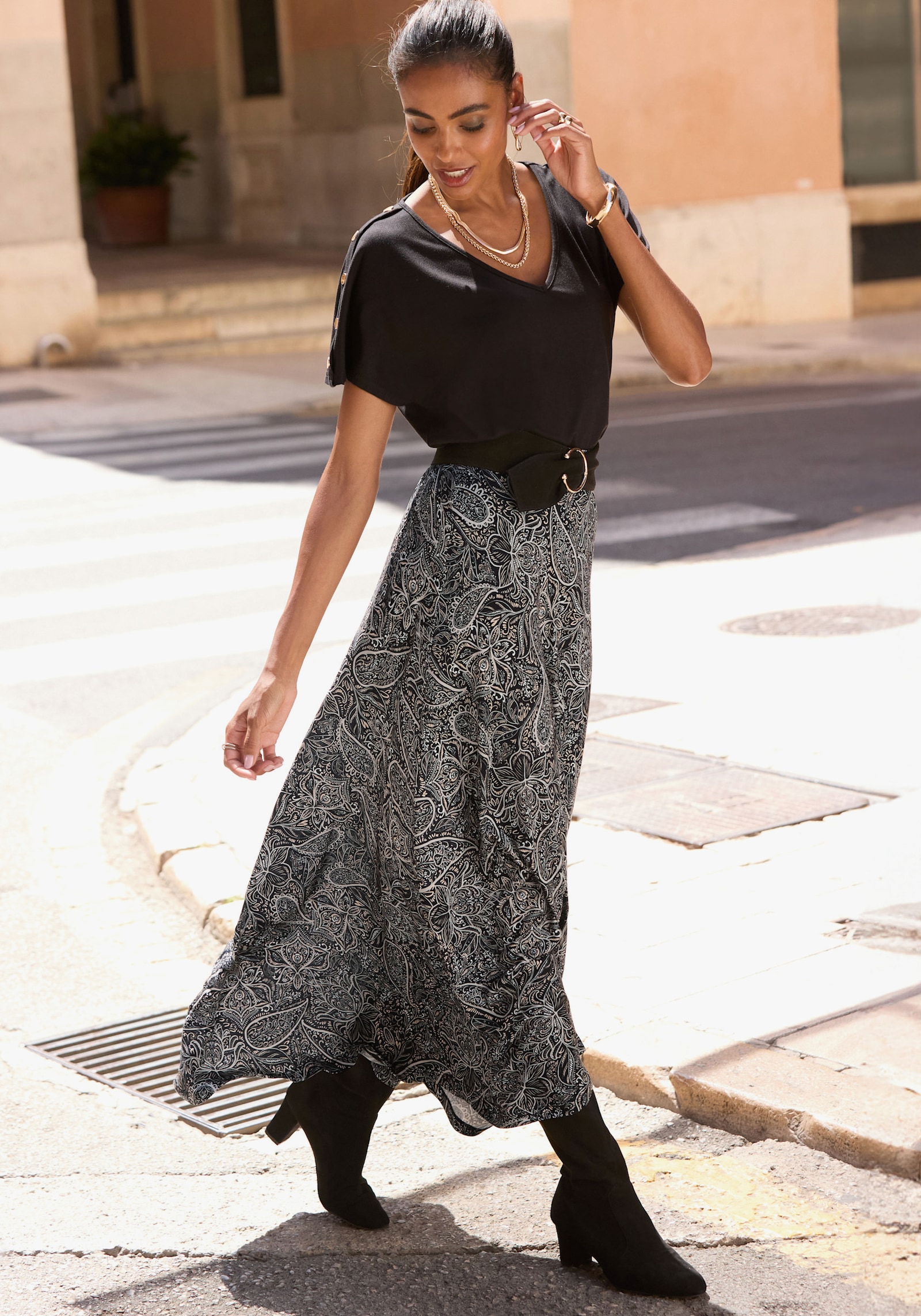 LASCANA Maxirock - schwarz-grau-creme bedruckt