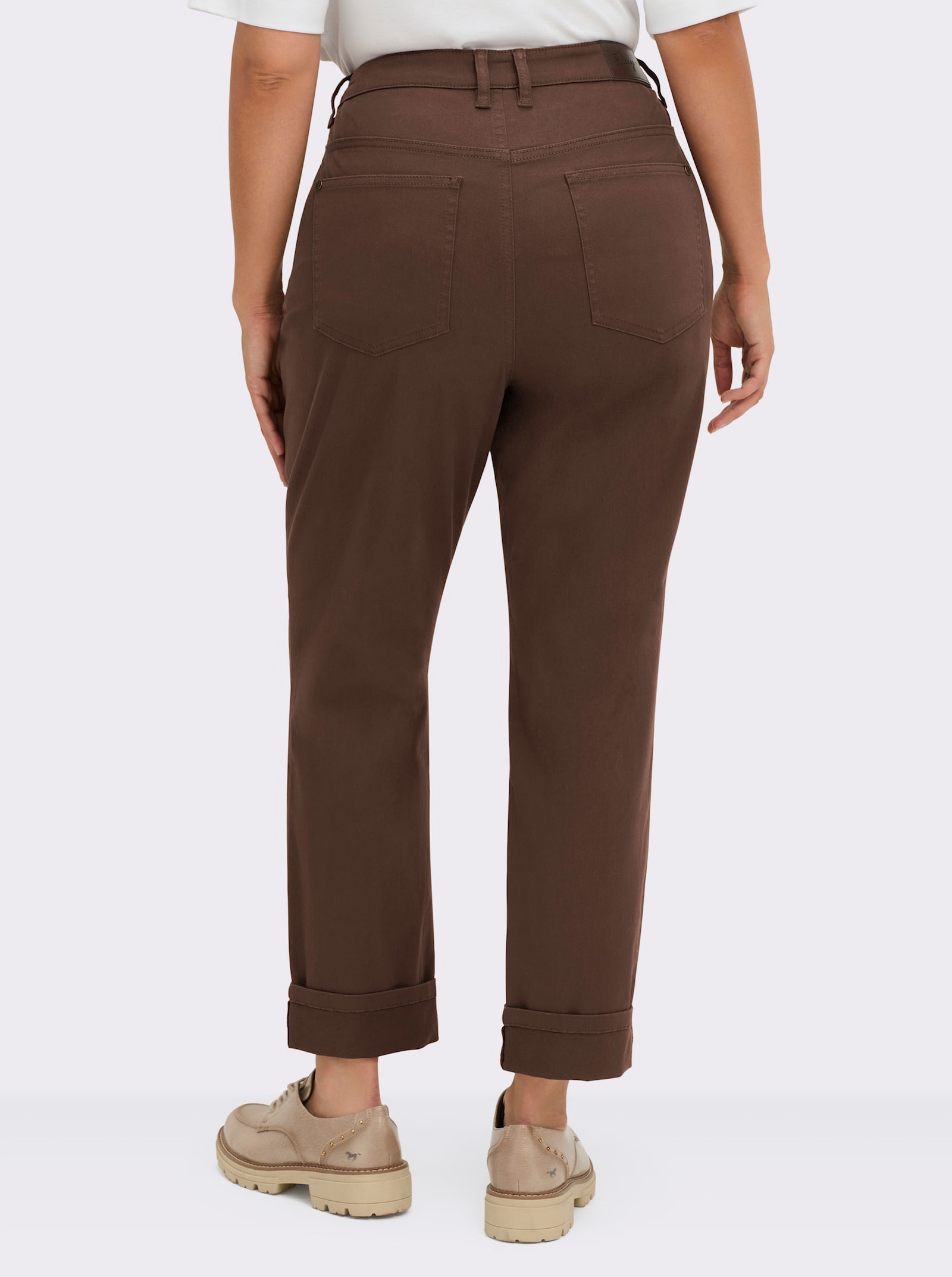sheego High-waist-Jeans mit Saumaufschlag - schoko
