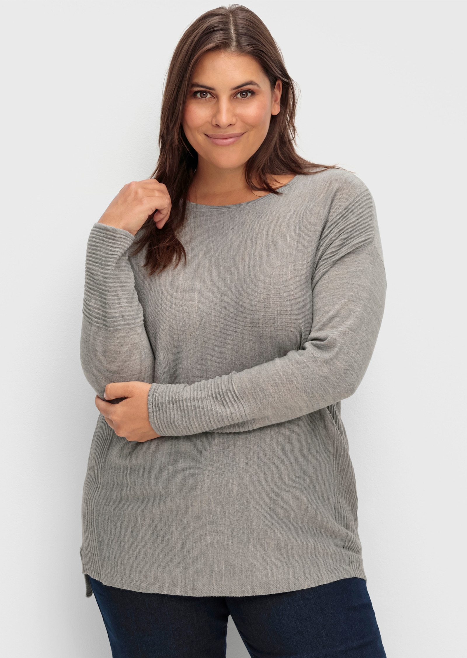 Rundhalspullover mit Ripp-Details - grau