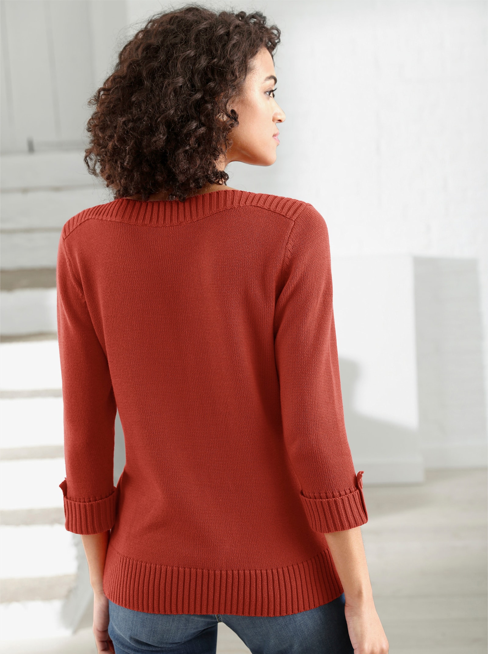 3/4 Arm-Pullover mit Zierriegel am Ärmel - rostrot