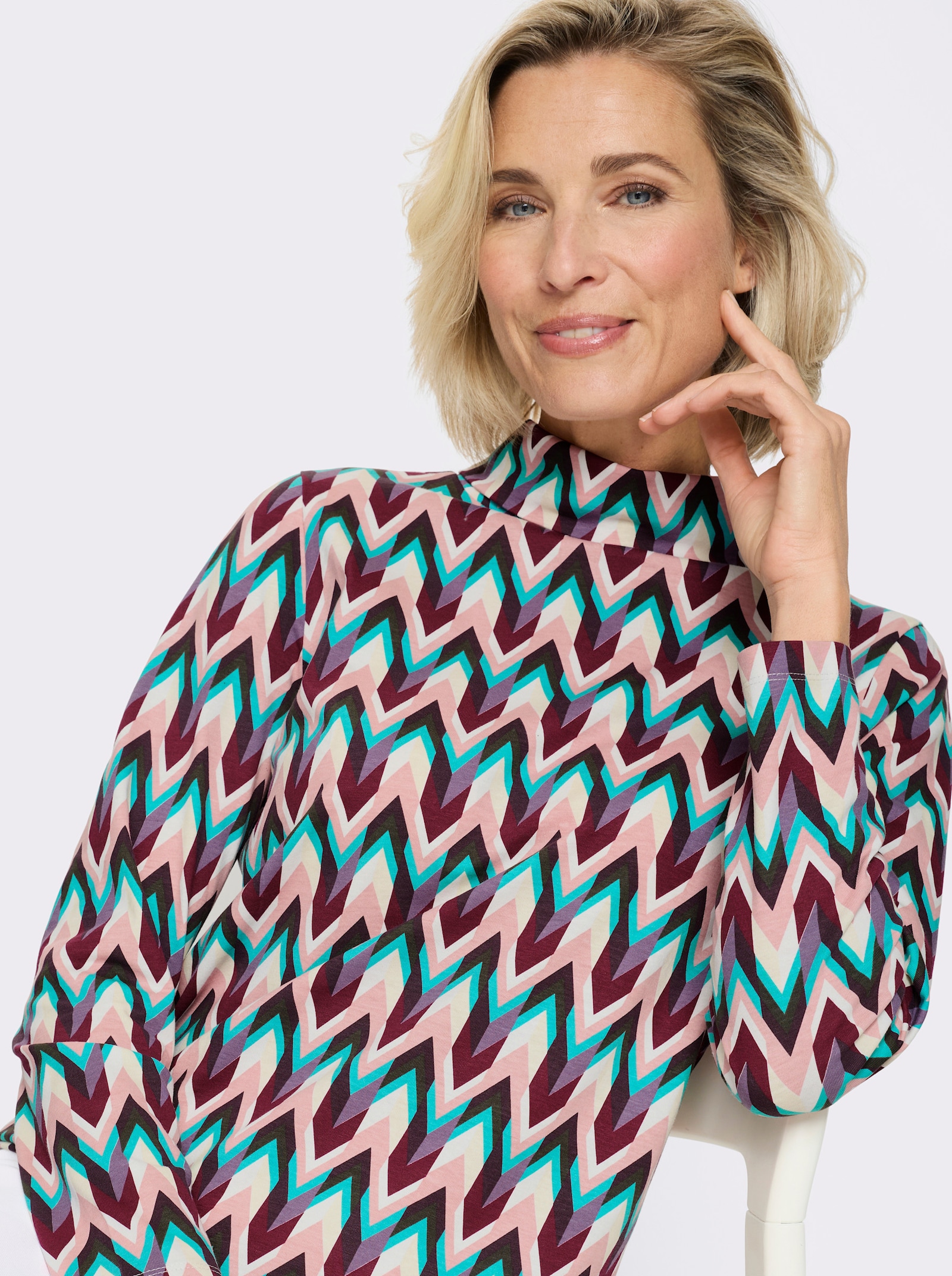 Rollkragenshirt aus reiner Baumwolle - ecru-bordeaux-bedruckt