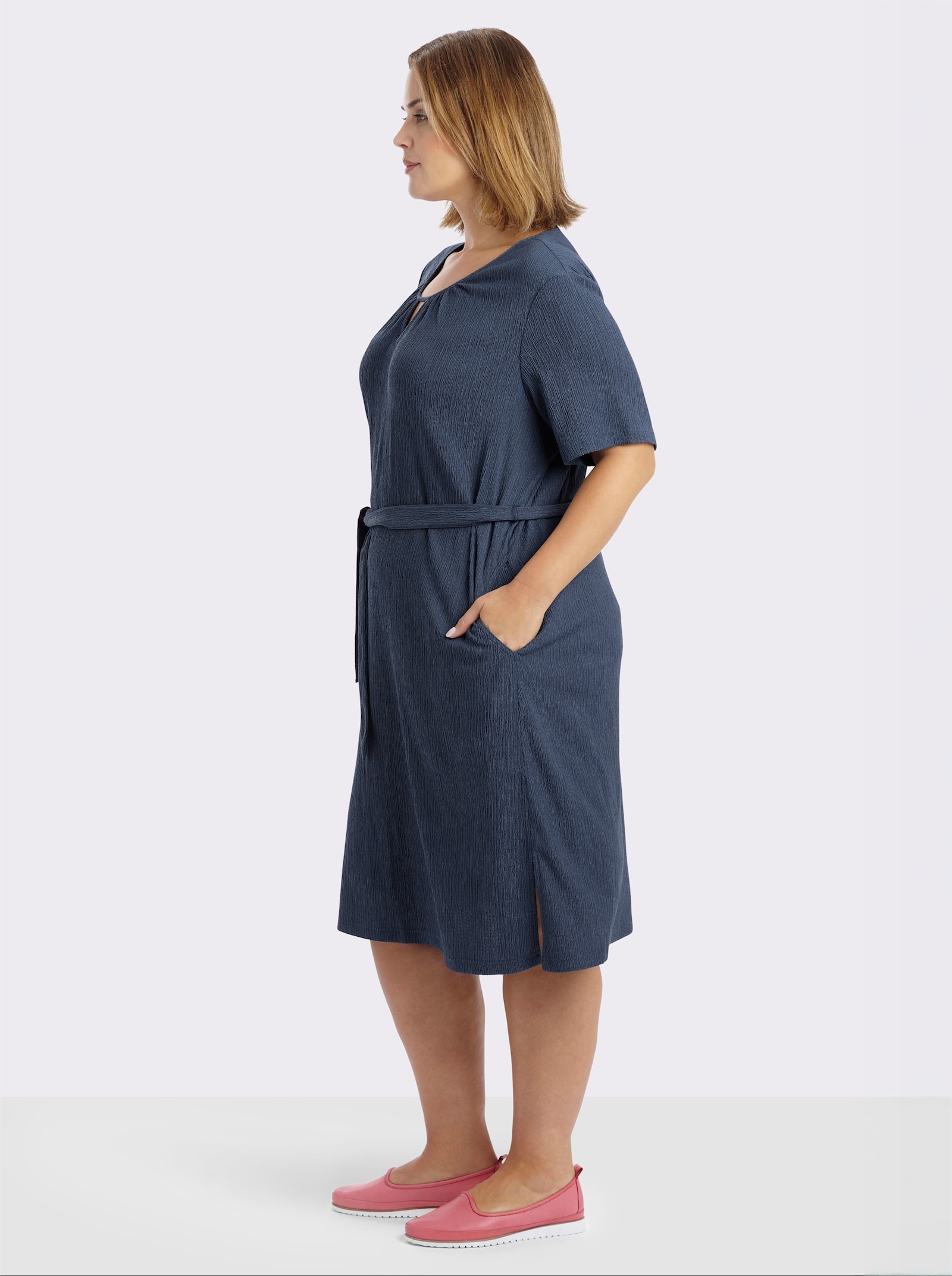 sheego Stretchkleid mit Bindegürtel - rauchblau