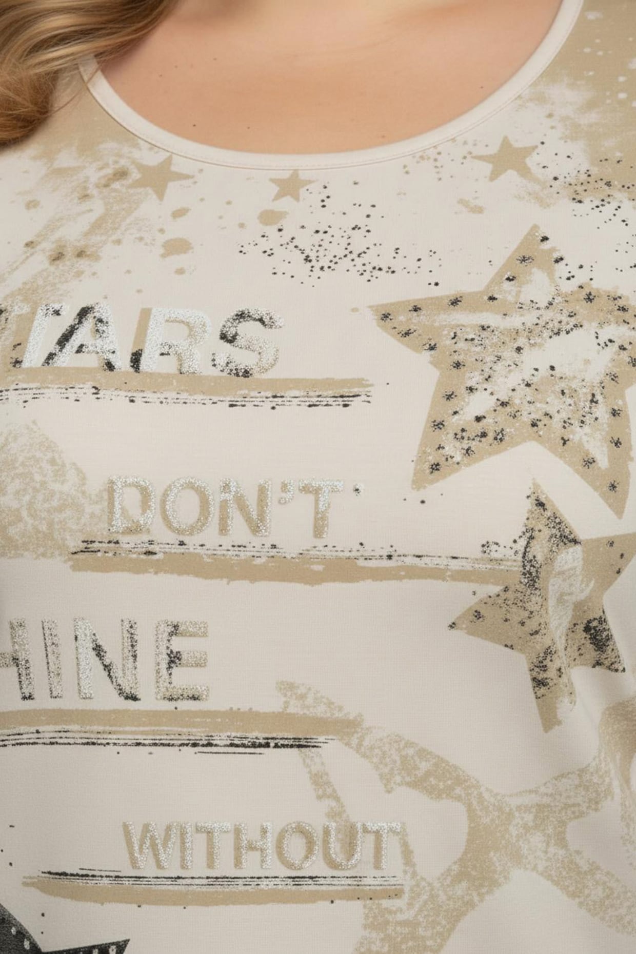 Print-Shirt mit glänzendem Sternendruck - champagner-schwarz-bedruckt