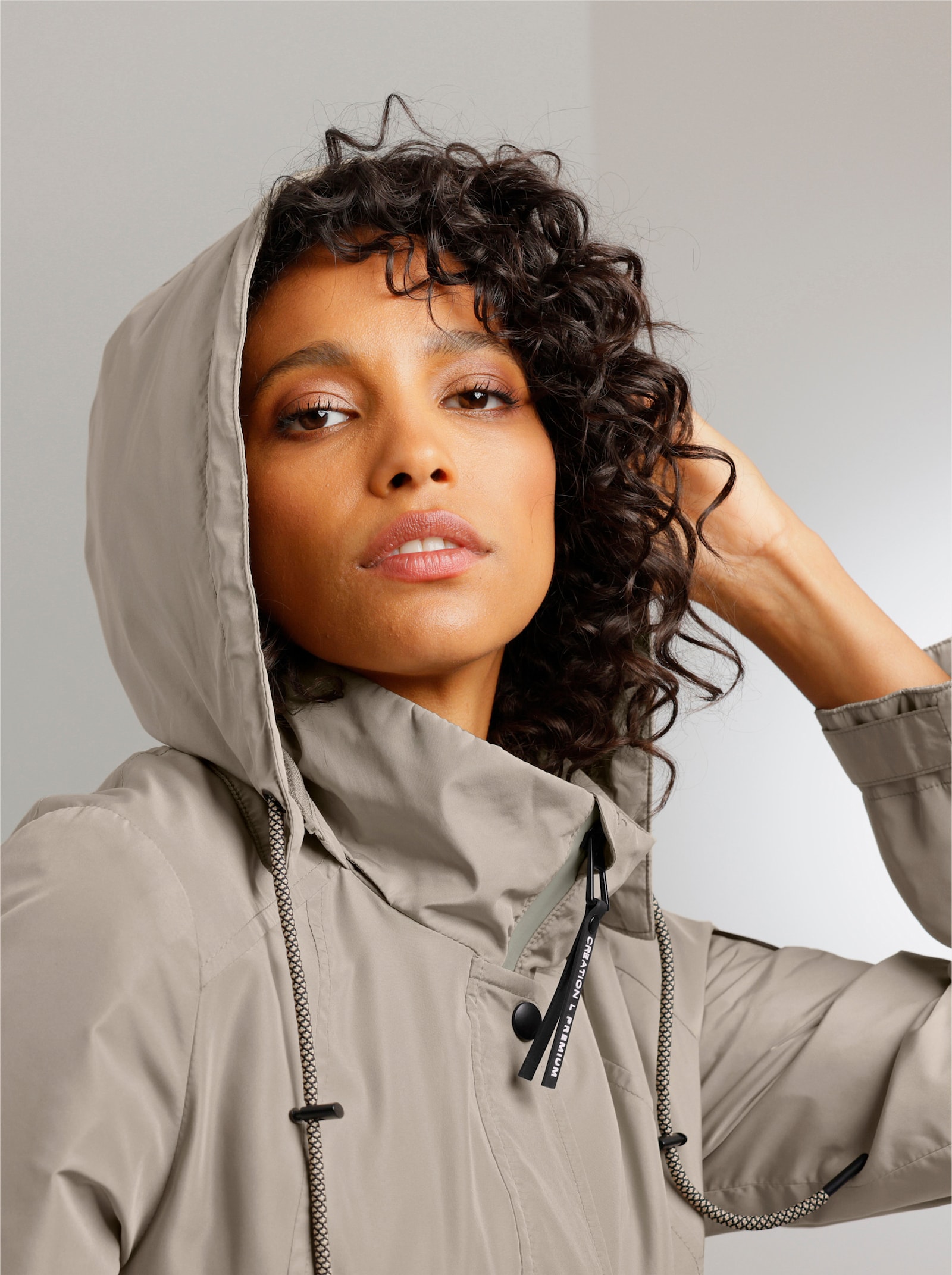 CREATION L PREMIUM Funktionsjacke mit Kapuze, abnehmbar - schlamm