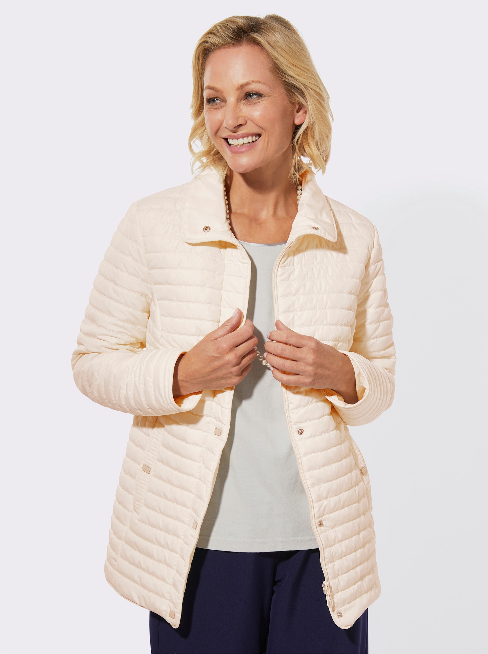 Steppjacke mit Druckknöpfen - champagner