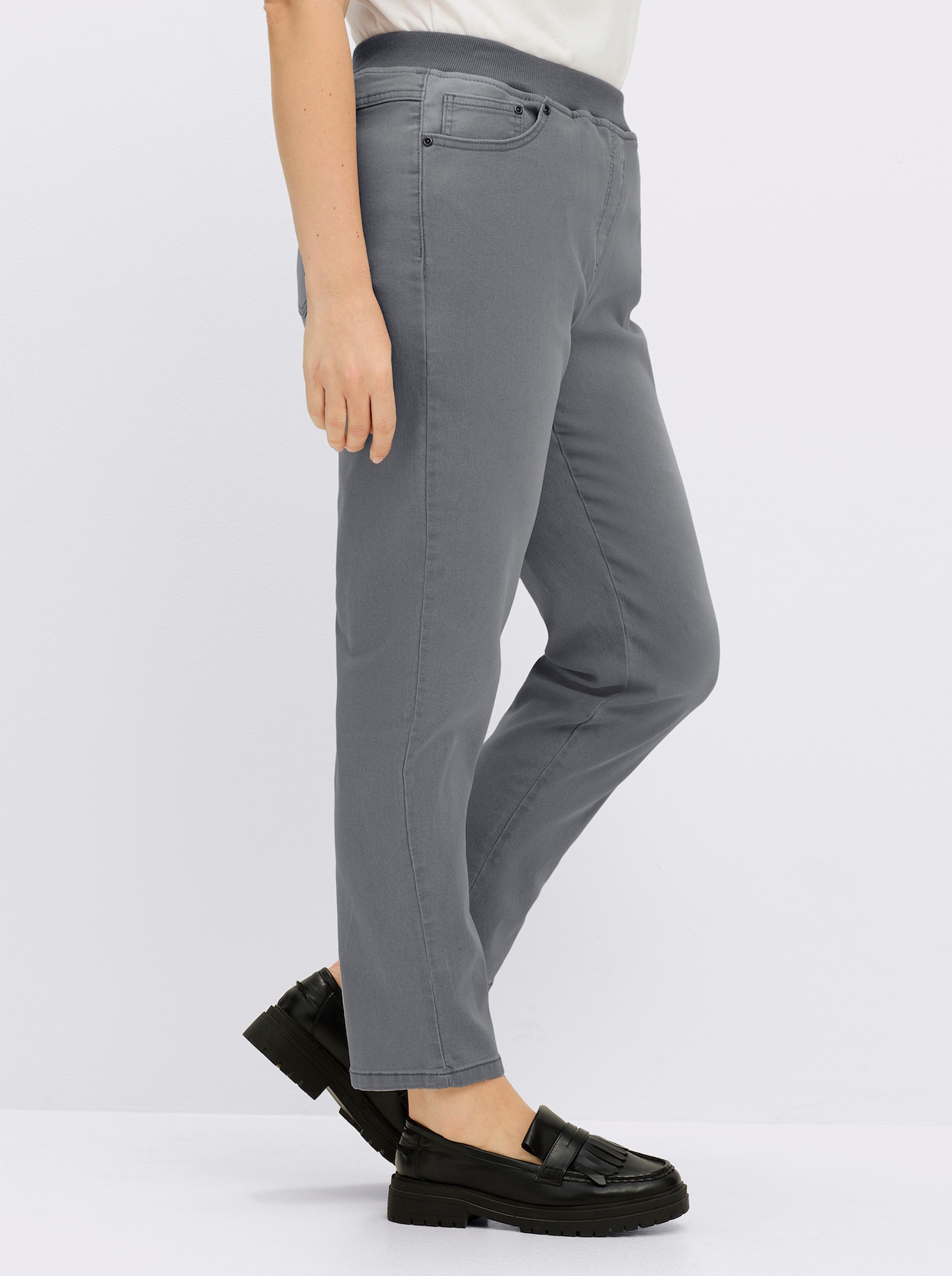 Schlupfjeans mit geripptem Strick-Dehnbund - grey-denim