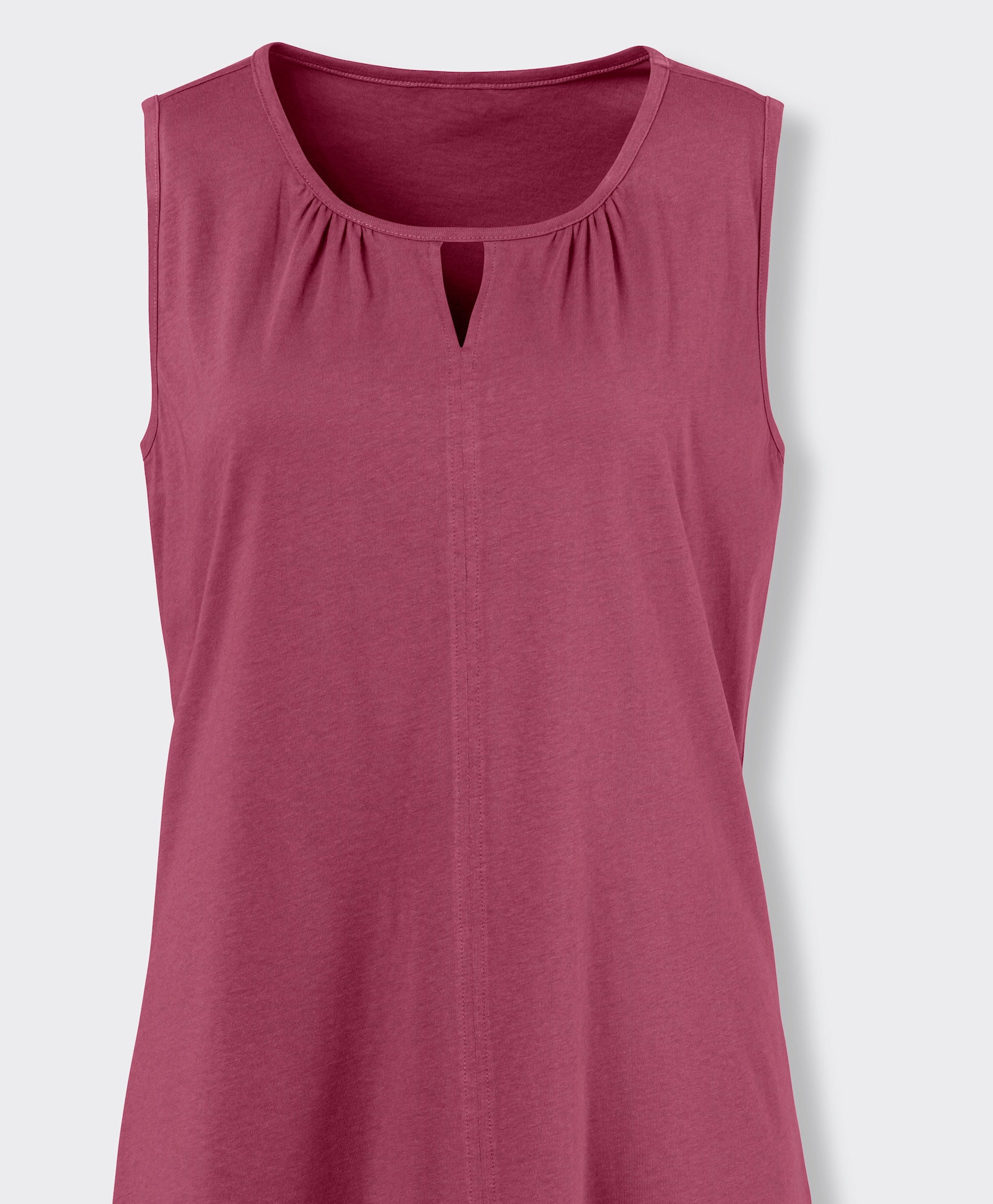 Trickový top s decentným riasením, strih do A - ostružinová