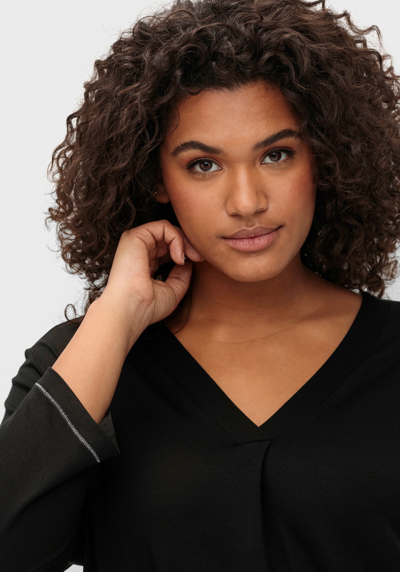 sheego 3/4-Arm-Shirt in leichter A-Linie - schwarz