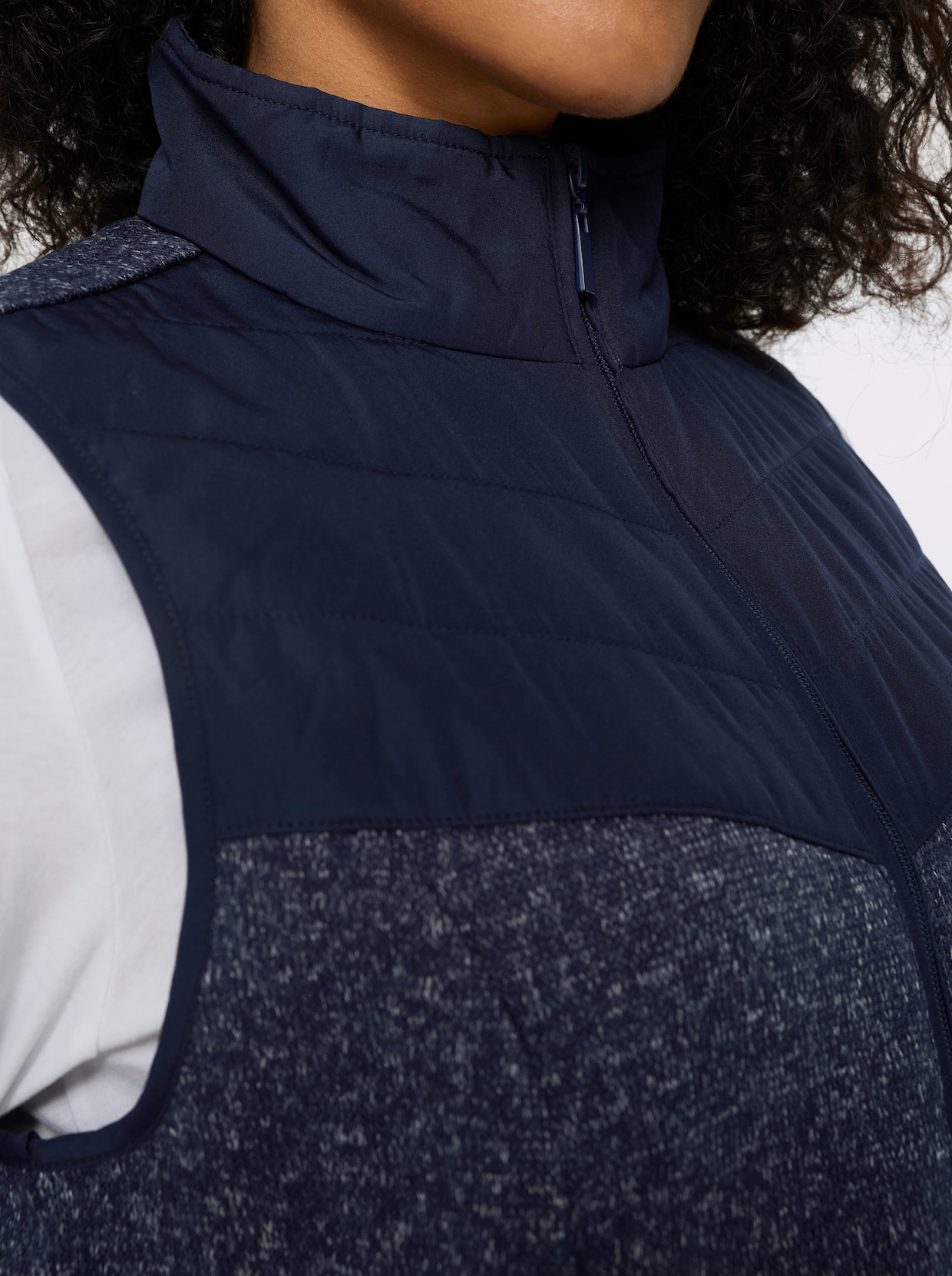 Fleeceweste mit gesteppten Einsätzen - marine-meliert